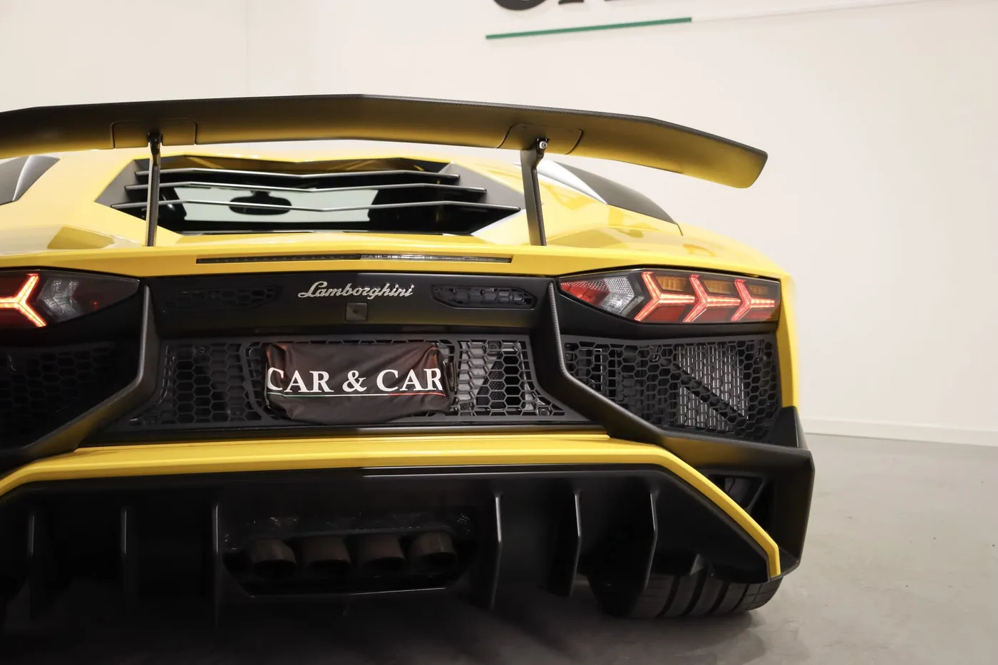 2017 Lamborghini Aventador SV LP 750-4 angeboten von einem Supersportwagenhändler in Zibido San Giacomo, Italien, Foto 16 von 25