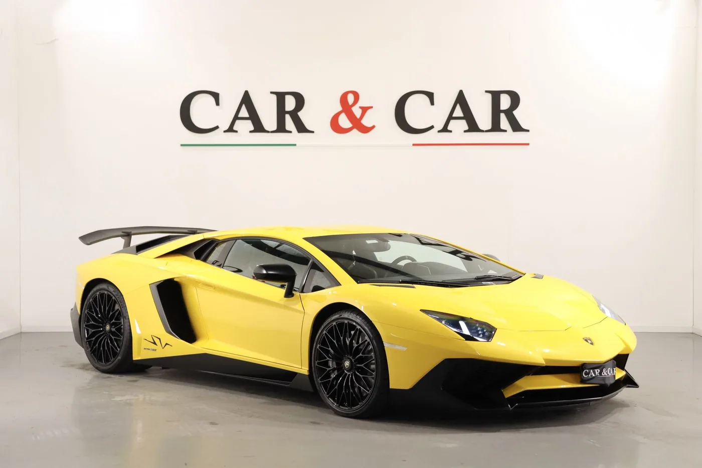 2017 Lamborghini Aventador SV LP 750-4 angeboten von einem Supersportwagenhändler in Zibido San Giacomo, Italien, Foto 23 von 25