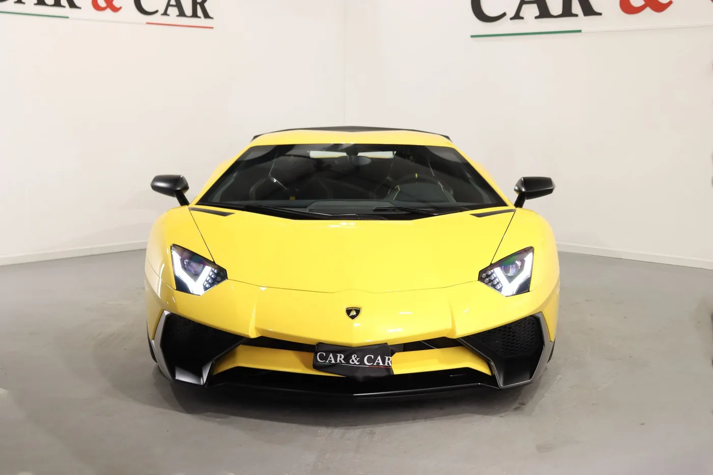 2017 Lamborghini Aventador SV LP 750-4 angeboten von einem Supersportwagenhändler in Zibido San Giacomo, Italien, Foto 24 von 25
