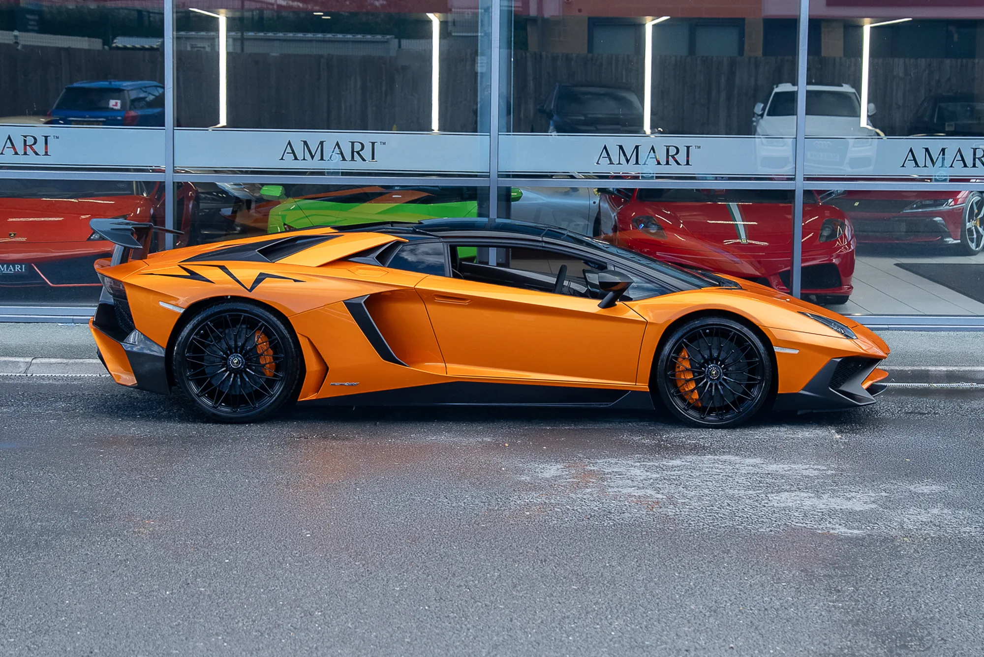 2017 Lamborghini Aventador SV Roadster, 3/30