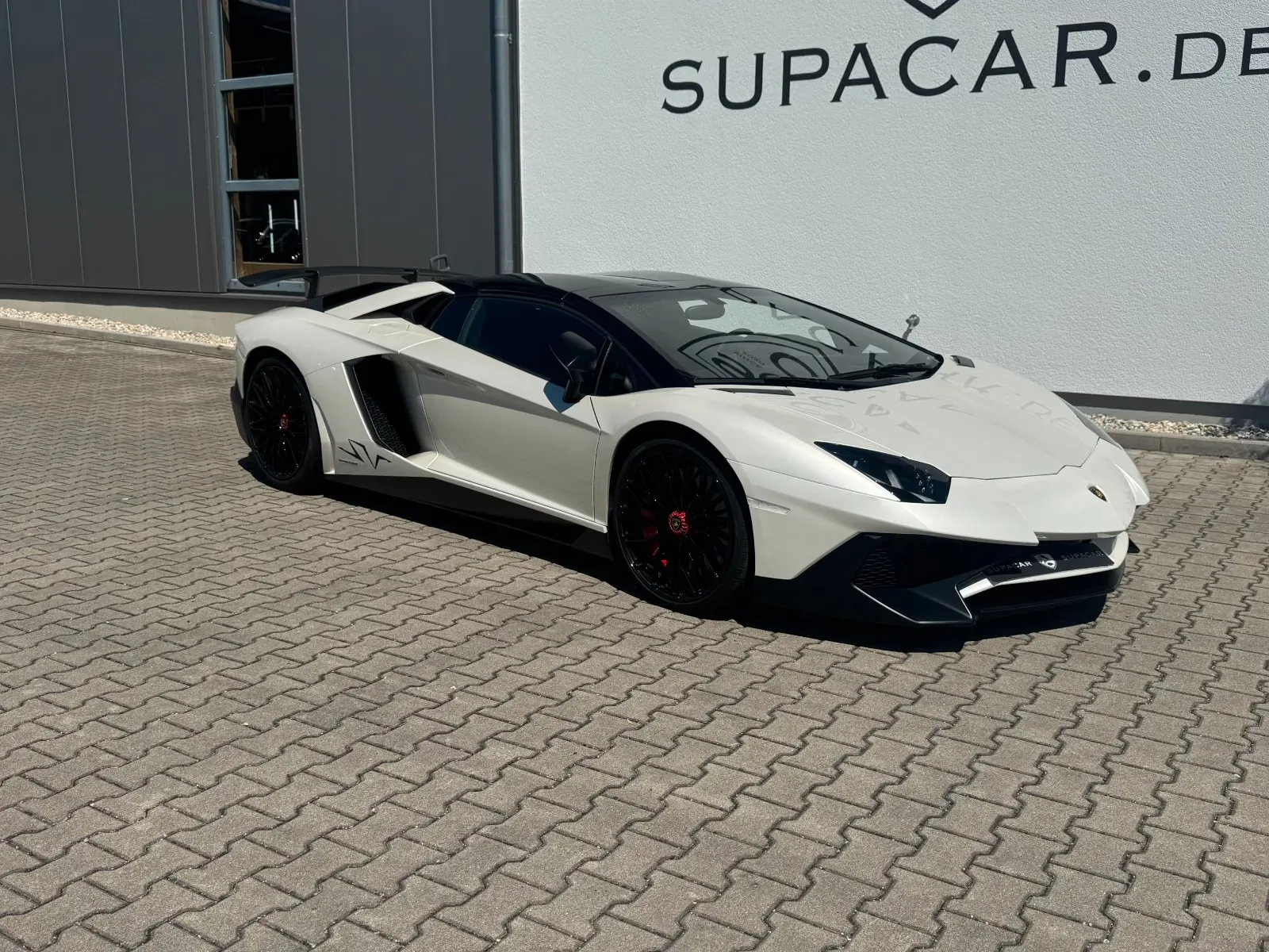 2017 Lamborghini Aventador SV Roadster, 4/30