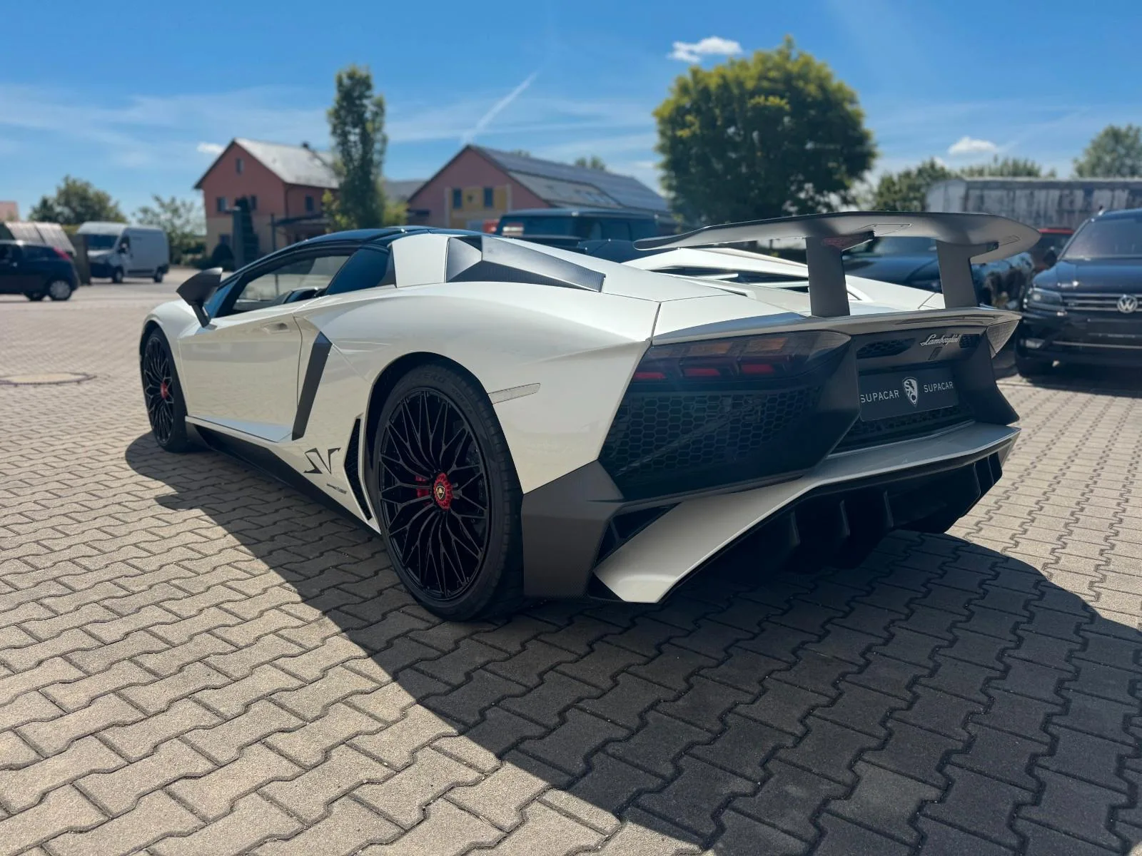 2017 Lamborghini Aventador SV Roadster, 18/30