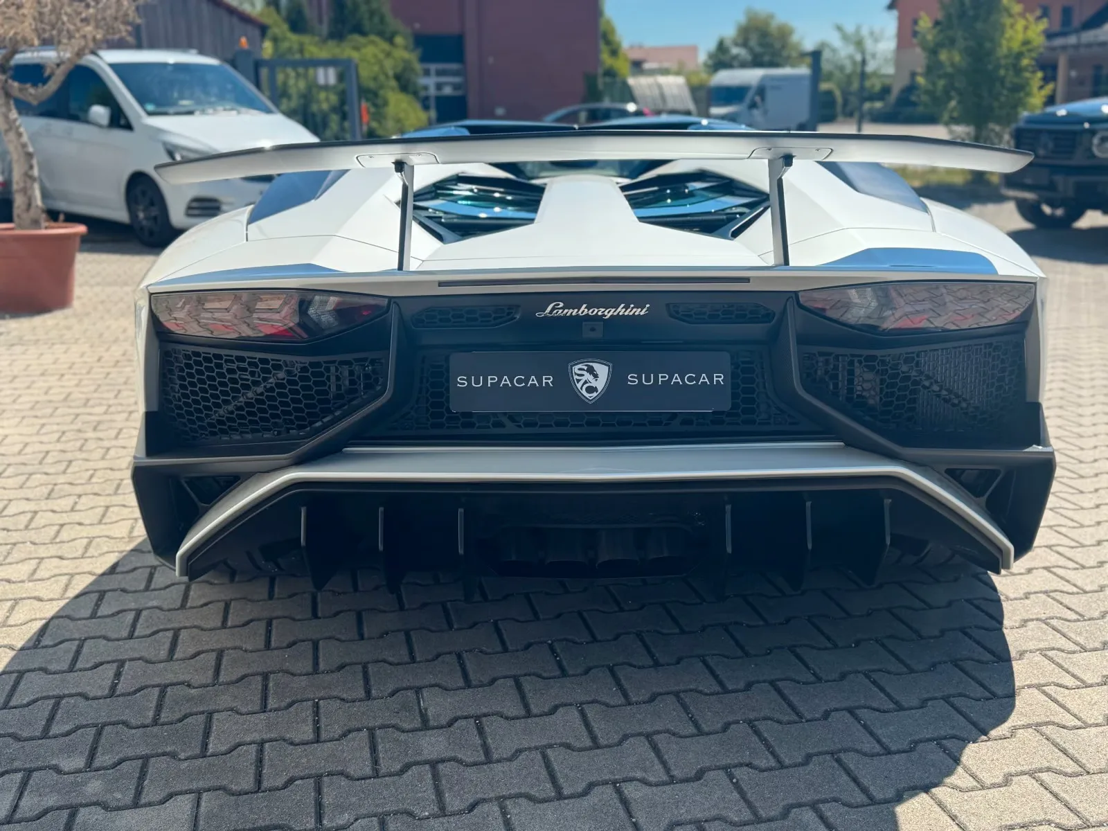 2017 Lamborghini Aventador SV Roadster, 20/30