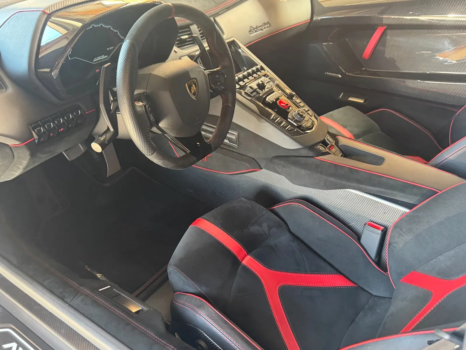 2017 Lamborghini Aventador SV Roadster, 29/30