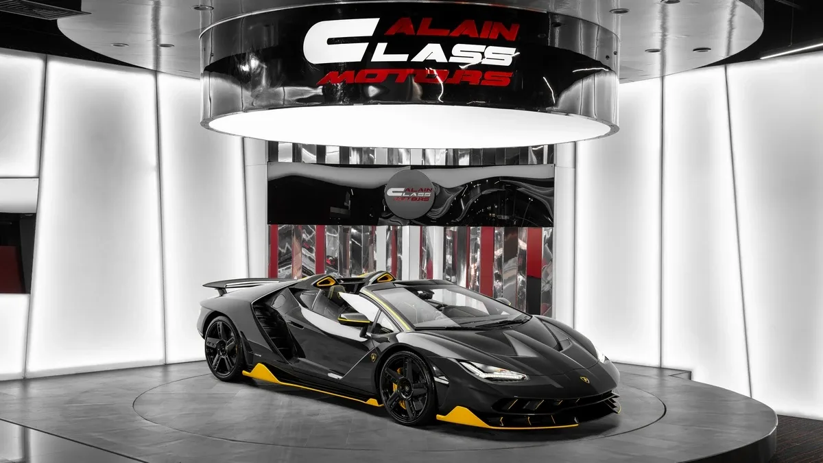 2017 Lamborghini Centenario Roadster LP 770-4 angeboten von einem Fachhändler in Dubai, Vereinigte Arabische Emirate, Hauptfoto