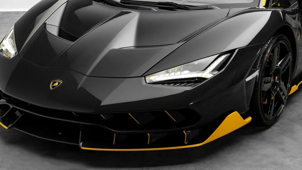 2017 Lamborghini Centenario Roadster LP 770-4 angeboten von einem Fachhändler in Dubai, Vereinigte Arabische Emirate, Foto 7 von 25