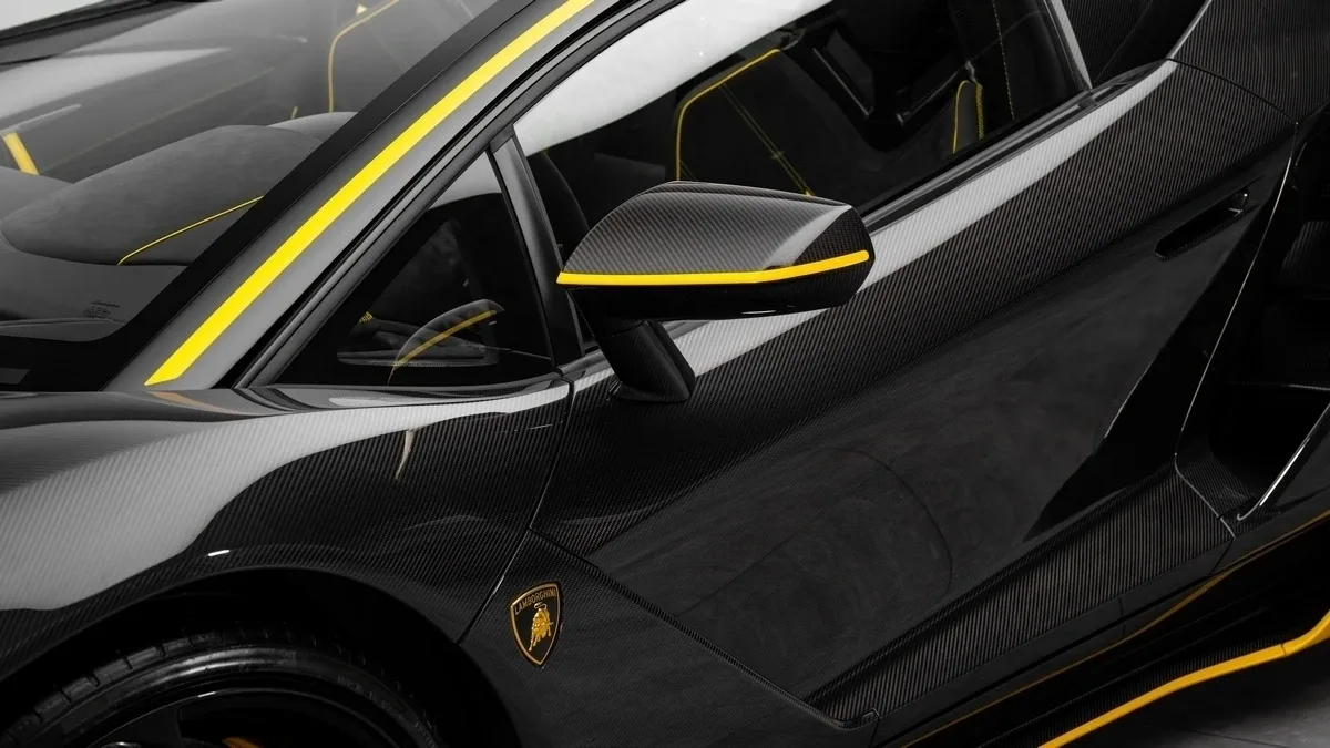 2017 Lamborghini Centenario Roadster LP 770-4 angeboten von einem Fachhändler in Dubai, Vereinigte Arabische Emirate, Foto 8 von 25