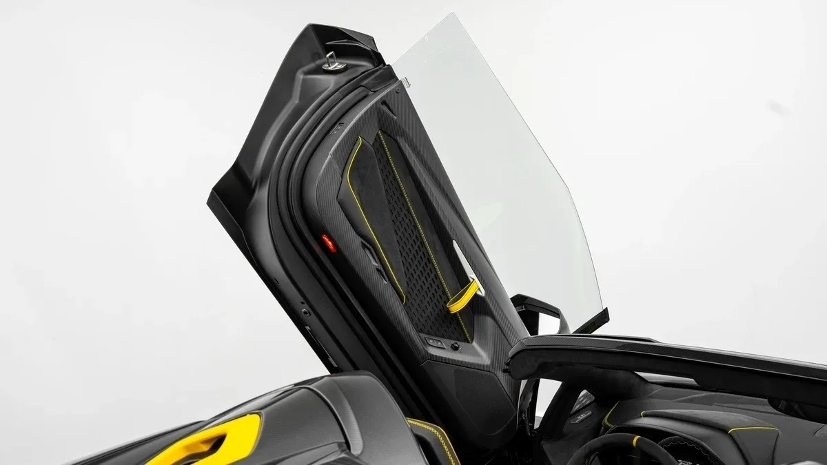2017 Lamborghini Centenario Roadster LP 770-4 angeboten von einem Fachhändler in Dubai, Vereinigte Arabische Emirate, Foto 9 von 25