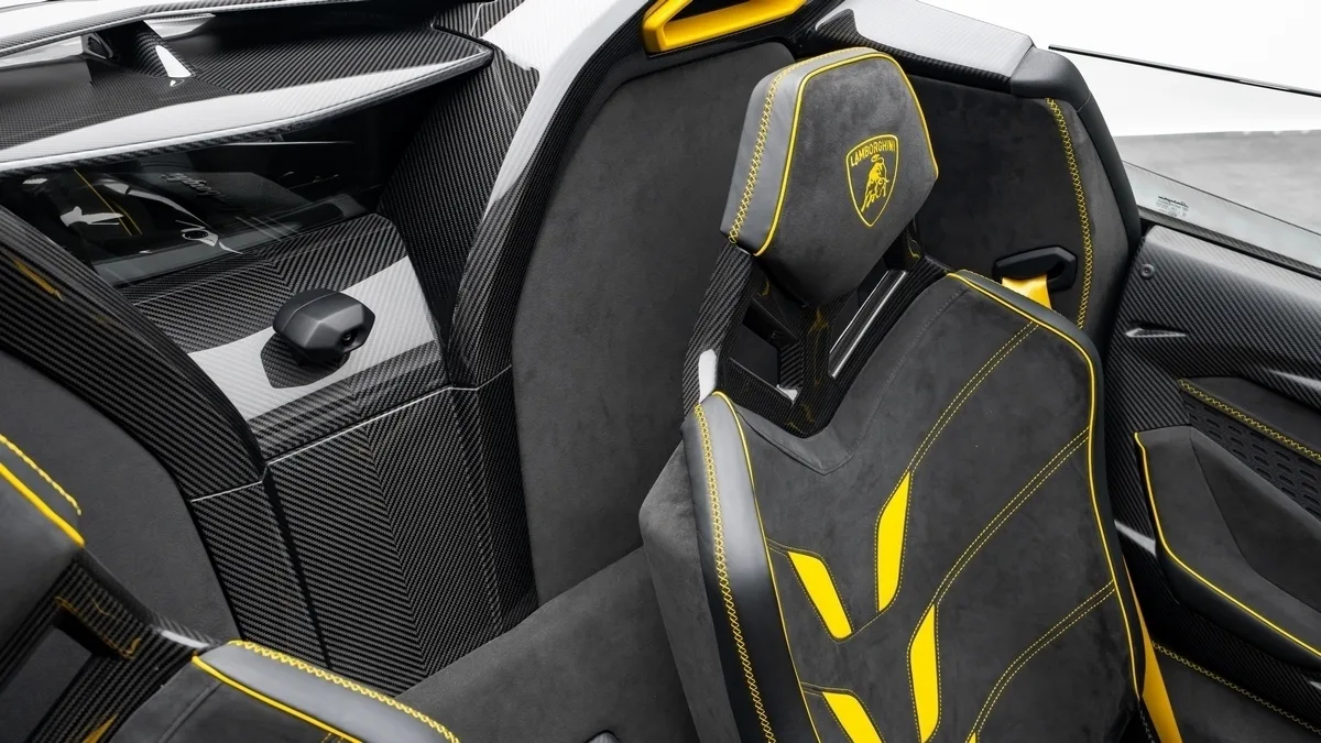 2017 Lamborghini Centenario Roadster LP 770-4 angeboten von einem Fachhändler in Dubai, Vereinigte Arabische Emirate, Foto 19 von 25
