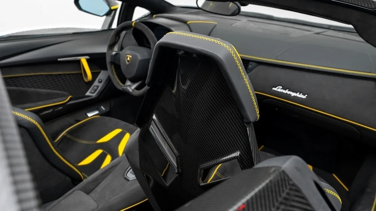 2017 Lamborghini Centenario Roadster LP 770-4 angeboten von einem Fachhändler in Dubai, Vereinigte Arabische Emirate, Foto 22 von 25