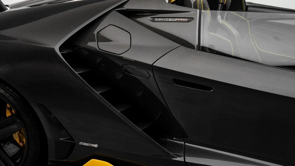 2017 Lamborghini Centenario Roadster LP 770-4 angeboten von einem Fachhändler in Dubai, Vereinigte Arabische Emirate, Foto 25 von 25