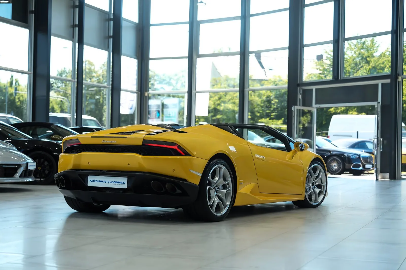 2017 Lamborghini Huracán LP 610-4 Spyder, 2/30