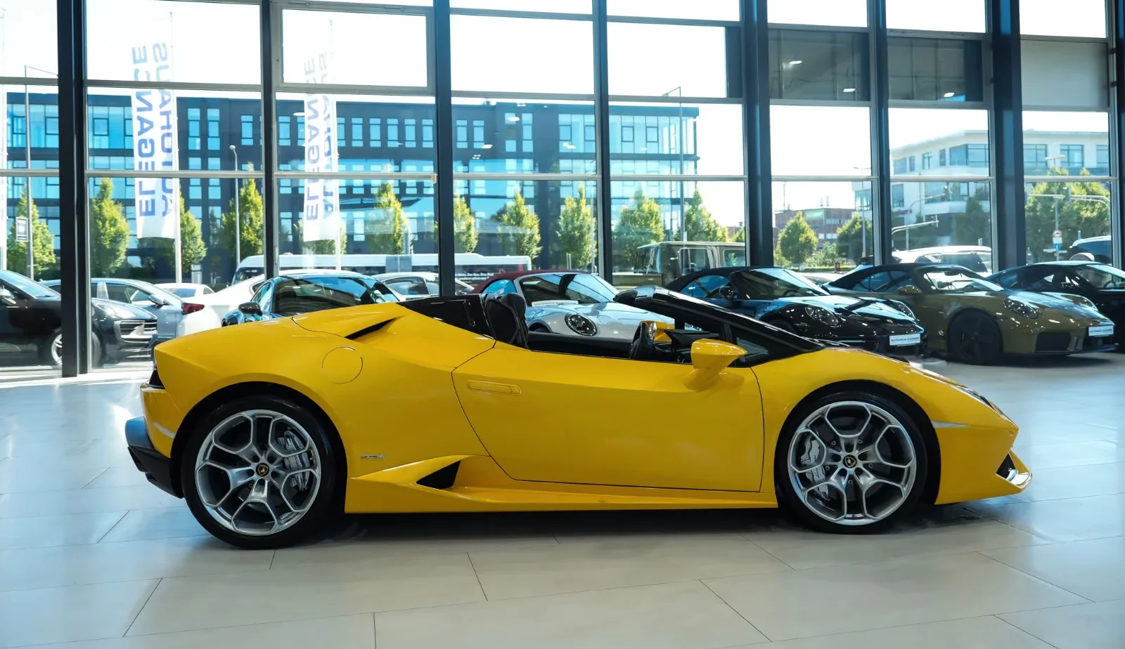 2017 Lamborghini Huracán LP 610-4 Spyder, 4/30
