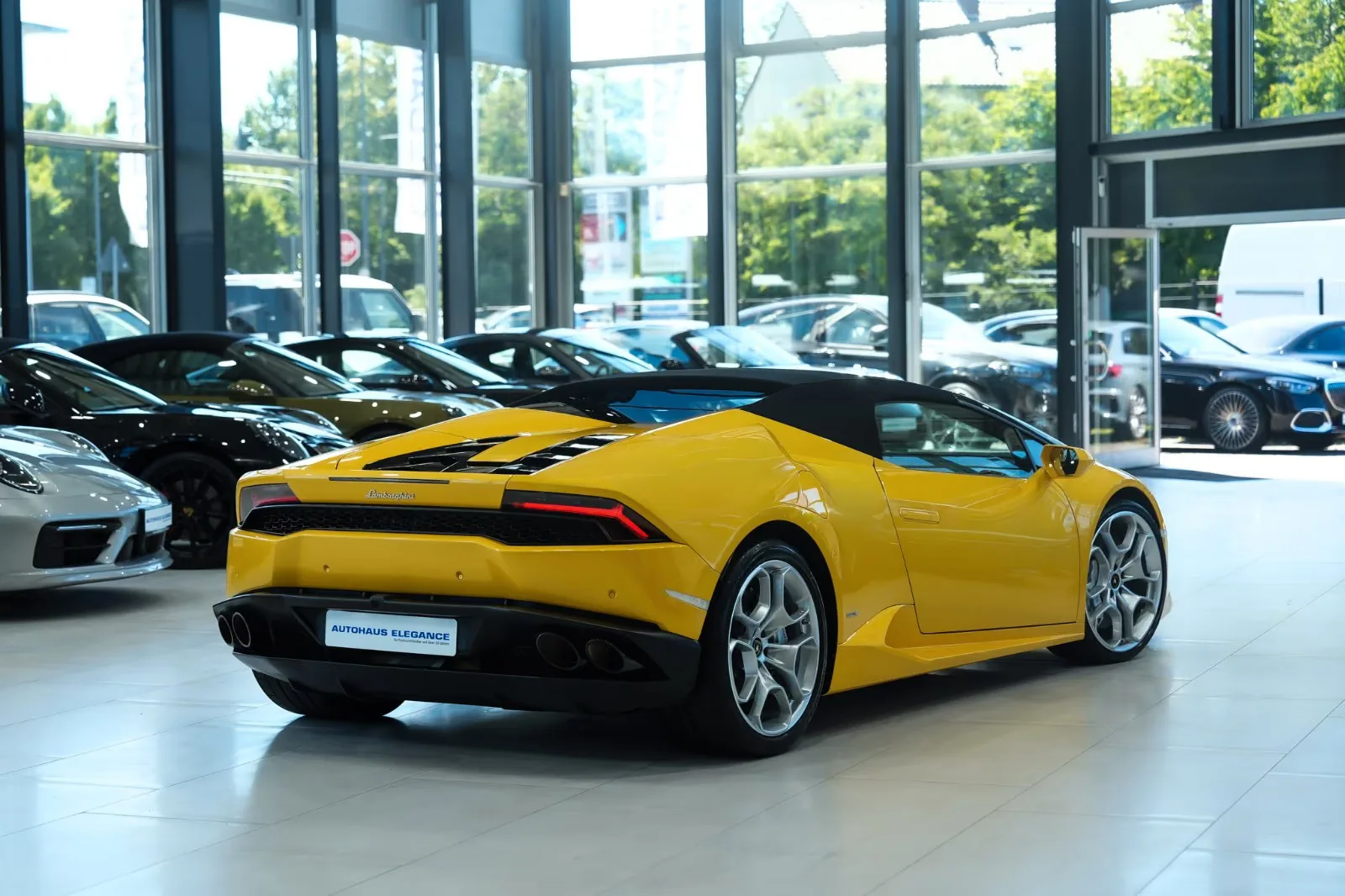 2017 Lamborghini Huracán LP 610-4 Spyder, 8/30