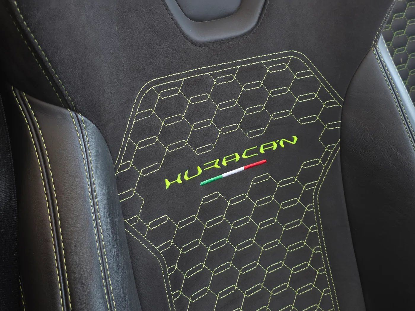 2017 Lamborghini Huracán LP 610-4 Spyder proposée par un groupe de concessions agréées à Pangbourne, Royaume-Uni, photo 8 sur 20