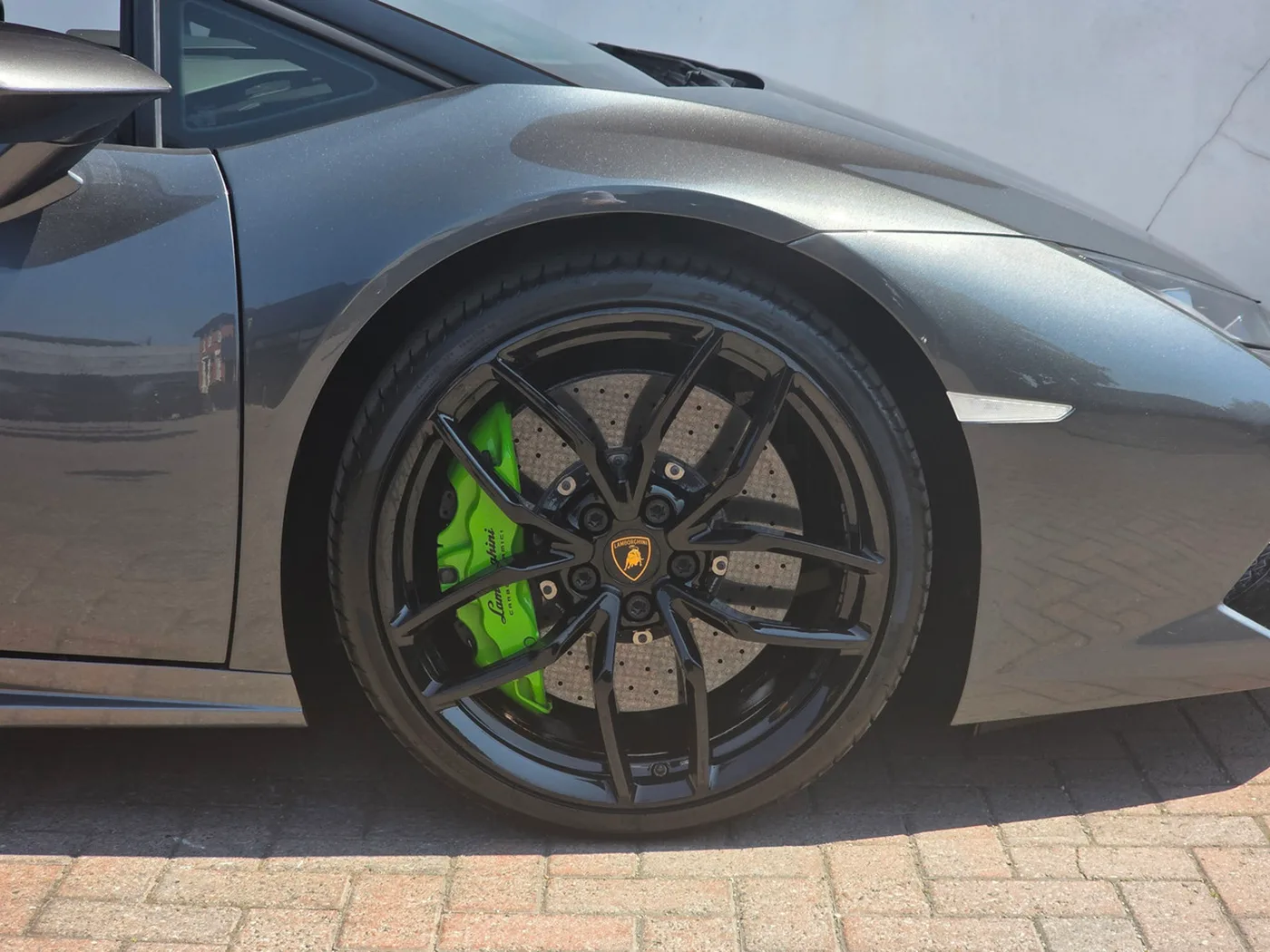 2017 Lamborghini Huracán LP 610-4 Spyder proposée par un groupe de concessions agréées à Pangbourne, Royaume-Uni, photo 9 sur 20