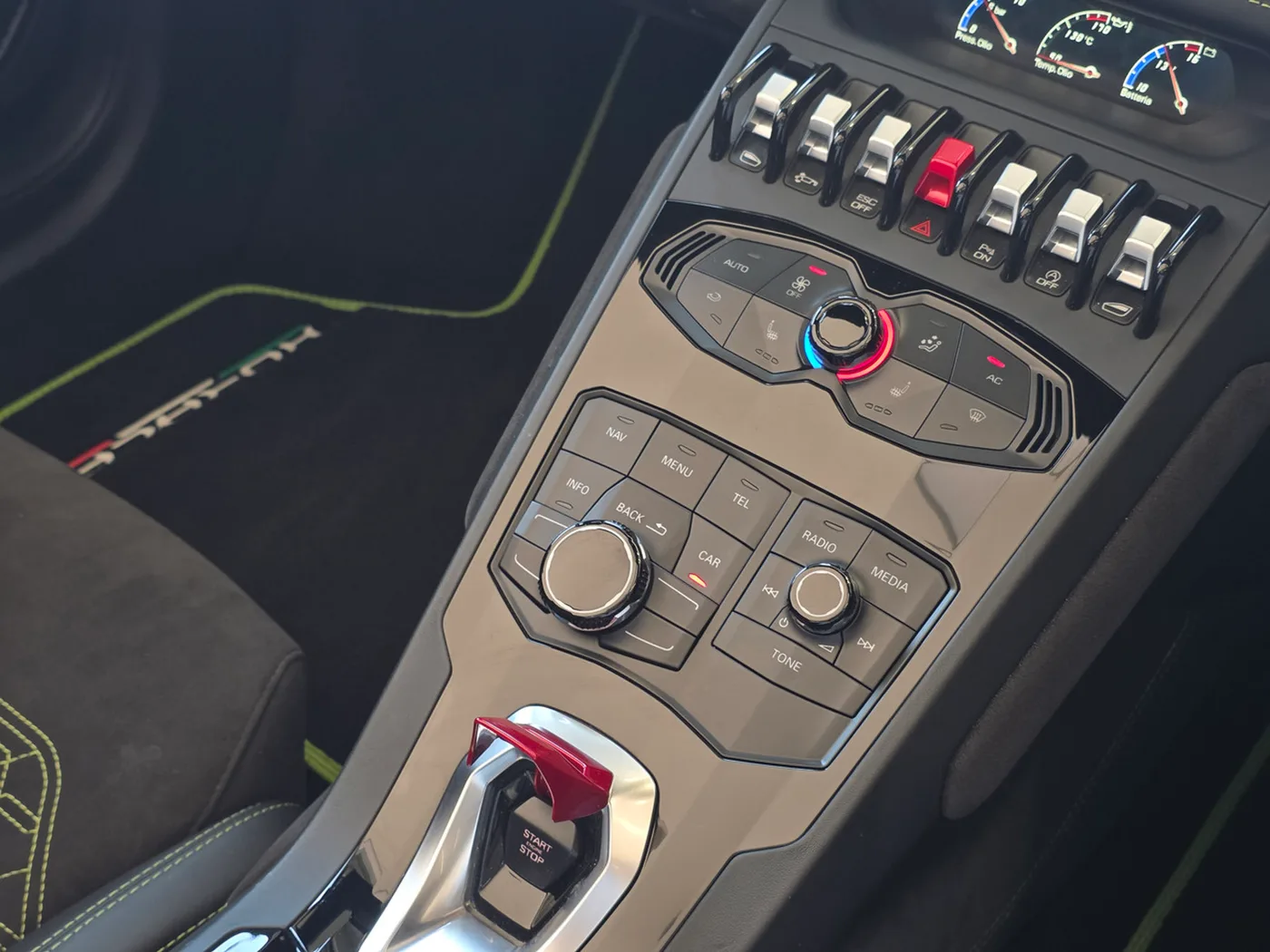 2017 Lamborghini Huracán LP 610-4 Spyder proposée par un groupe de concessions agréées à Pangbourne, Royaume-Uni, photo 13 sur 20