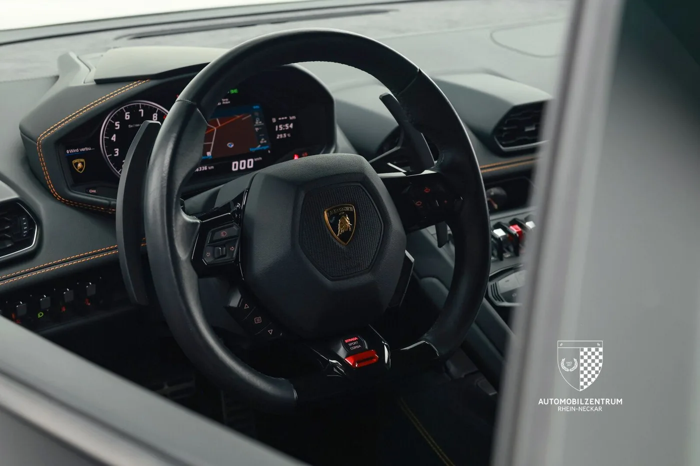 2017 Lamborghini Huracán LP 610-4 offered by a supercar dealer in Viernheim, Germany, photo 16 of 25