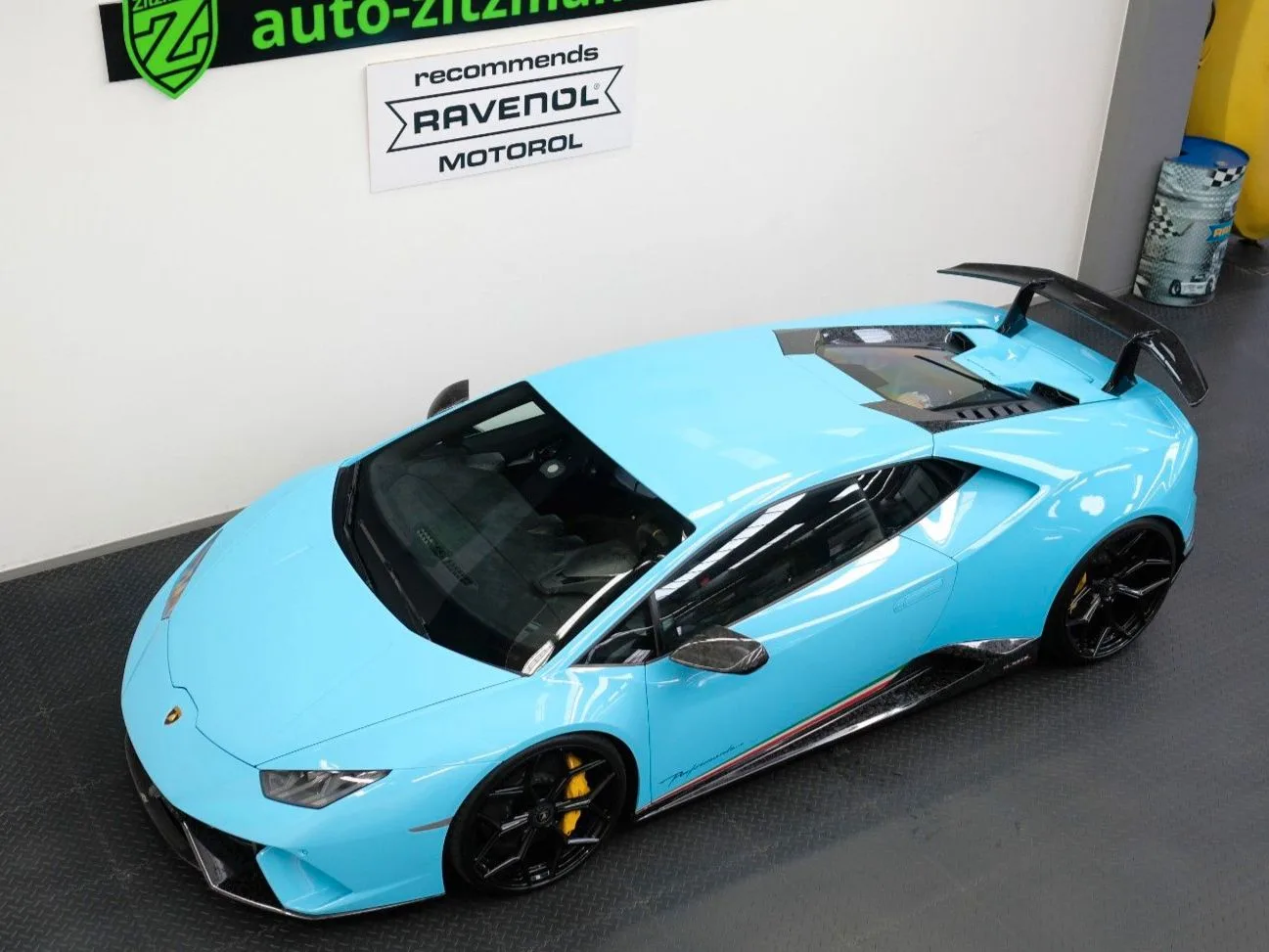 2017 Lamborghini Huracán Performante angeboten von einem Fachhändler in Nuremberg, Deutschland, Hauptfoto