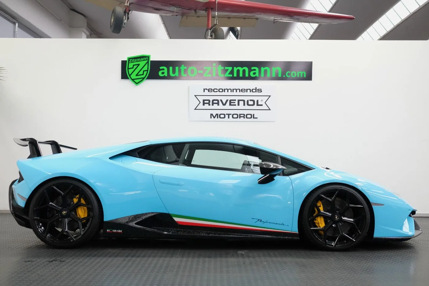 2017 Lamborghini Huracán Performante proposée par un concessionnaire spécialisé à Nuremberg, Allemagne, photo 2 sur 15