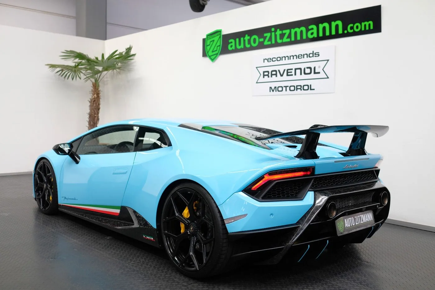 2017 Lamborghini Huracán Performante proposée par un concessionnaire spécialisé à Nuremberg, Allemagne, photo 3 sur 15