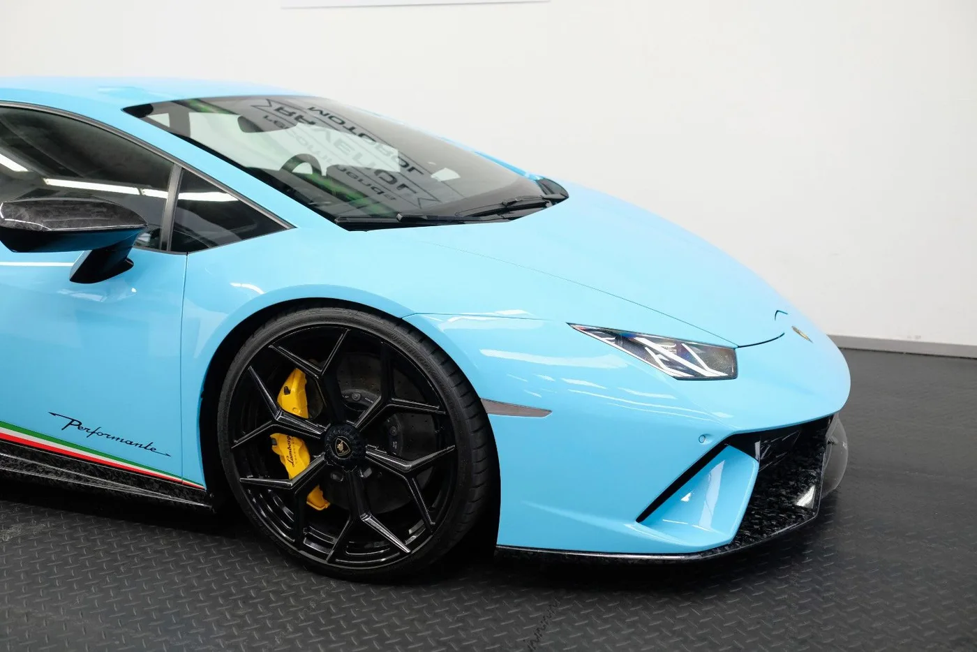 2017 Lamborghini Huracán Performante proposée par un concessionnaire spécialisé à Nuremberg, Allemagne, photo 6 sur 15