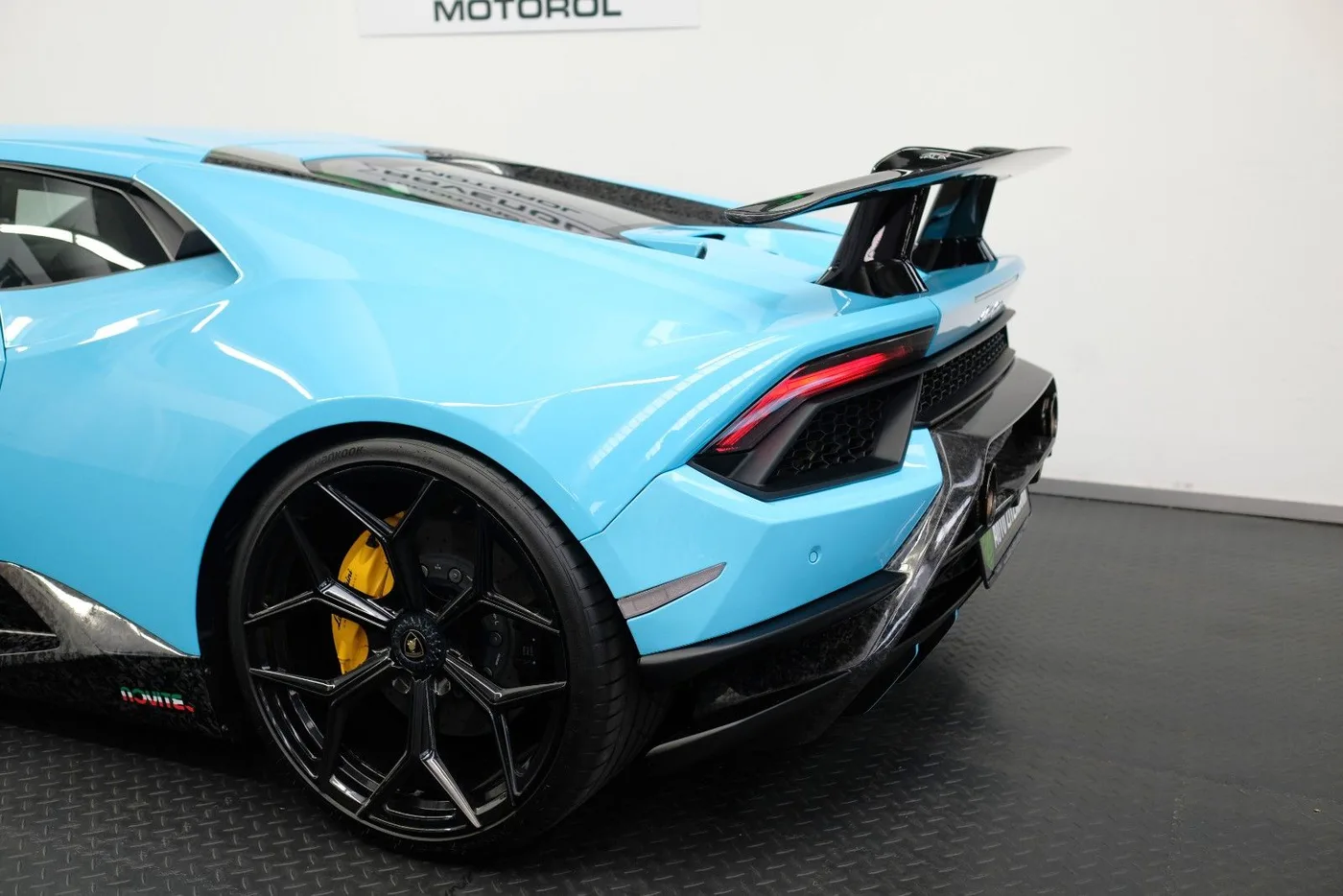 2017 Lamborghini Huracán Performante proposée par un concessionnaire spécialisé à Nuremberg, Allemagne, photo 9 sur 15