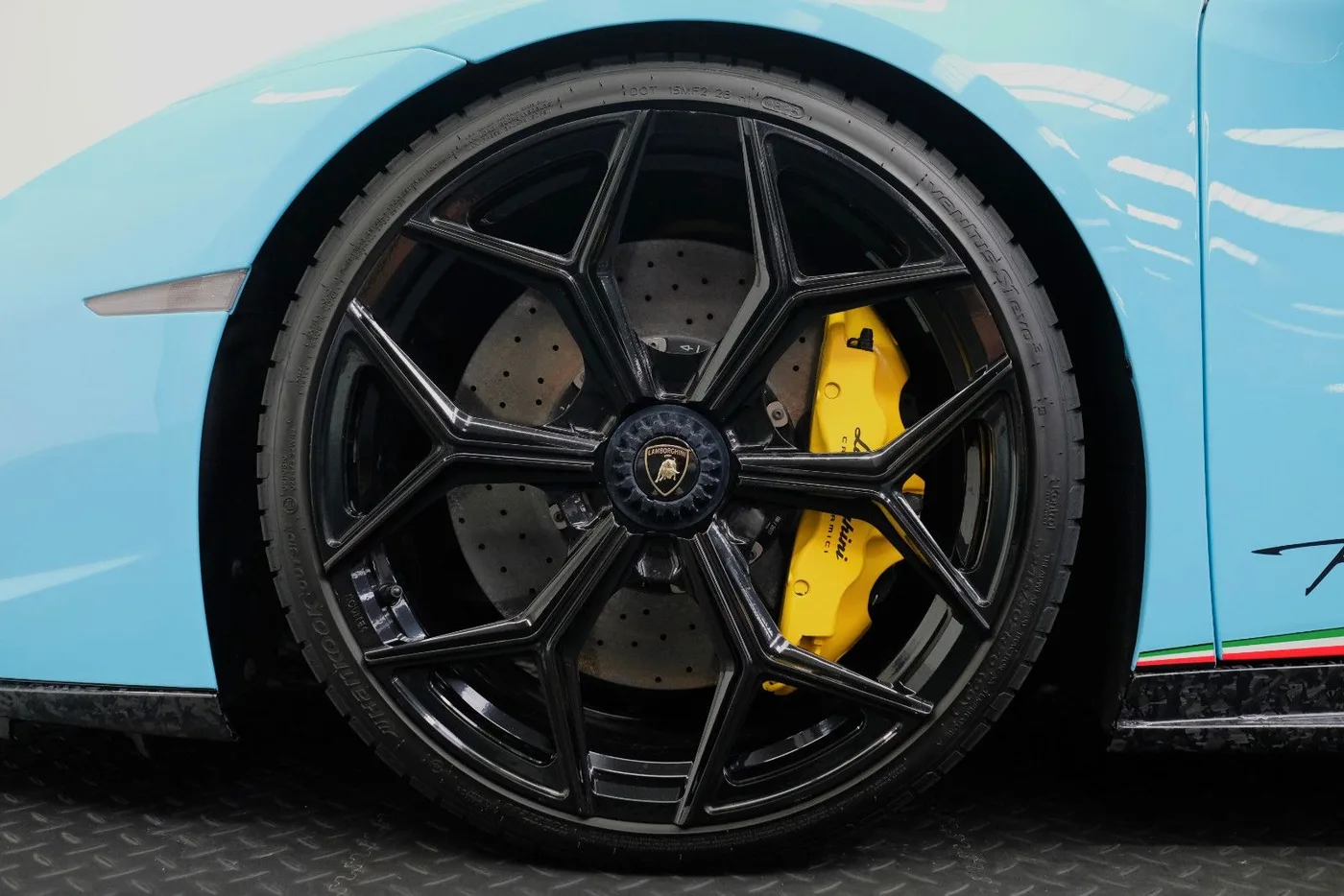 2017 Lamborghini Huracán Performante proposée par un concessionnaire spécialisé à Nuremberg, Allemagne, photo 11 sur 15