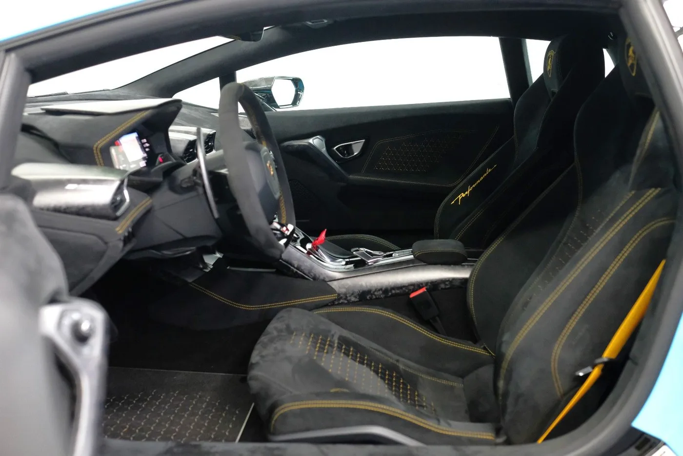 2017 Lamborghini Huracán Performante proposée par un concessionnaire spécialisé à Nuremberg, Allemagne, photo 13 sur 15