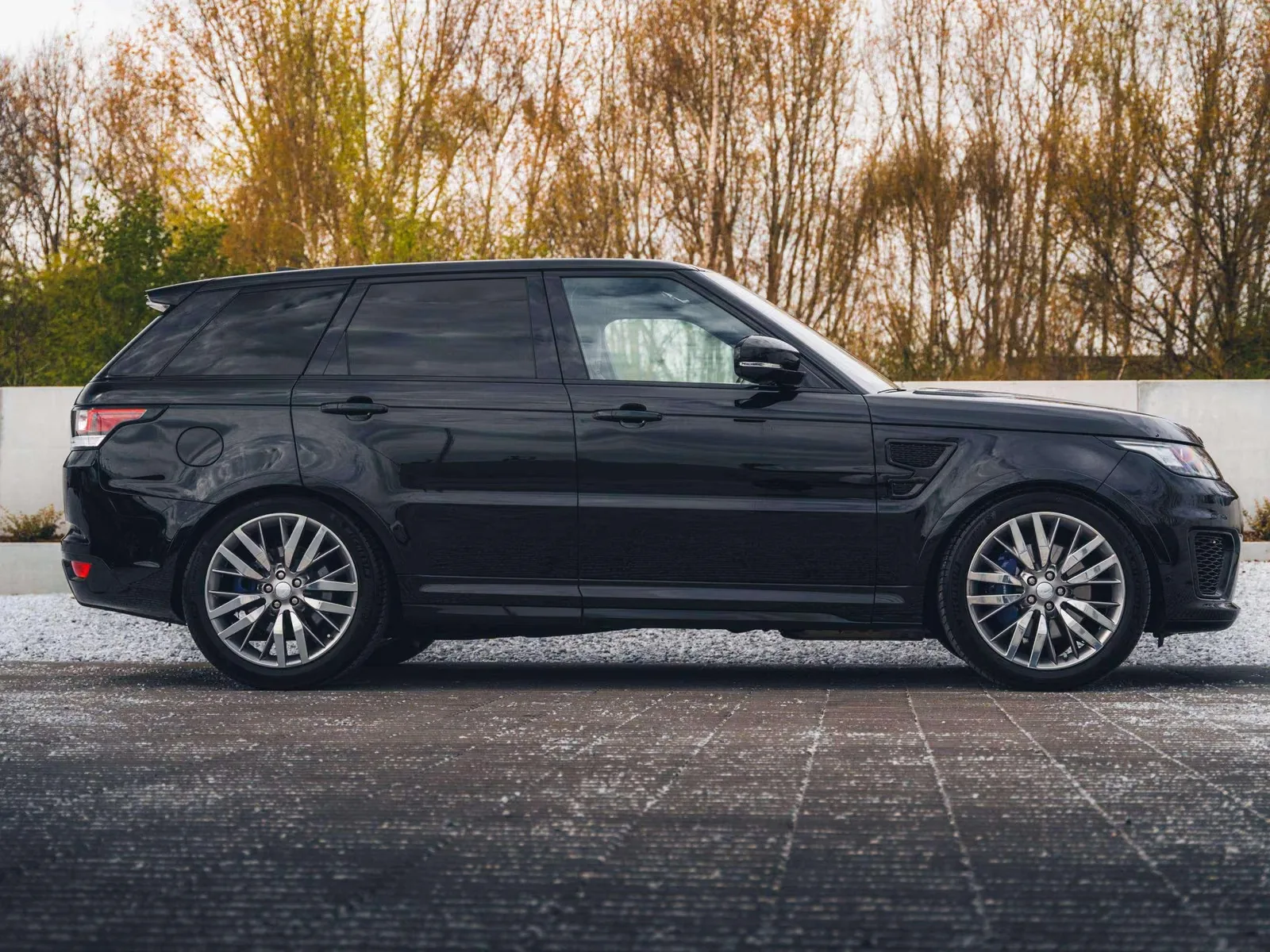 2017 Land Rover Range Rover Sport SVR, 4/29