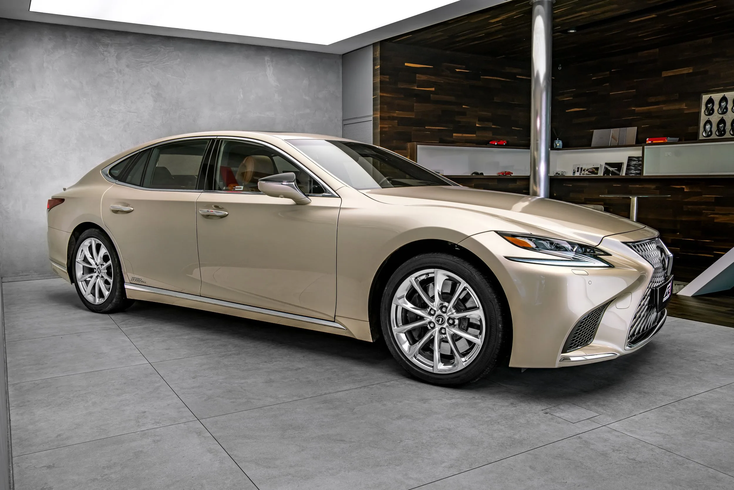 2017 Lexus LS 500h, 4/28
