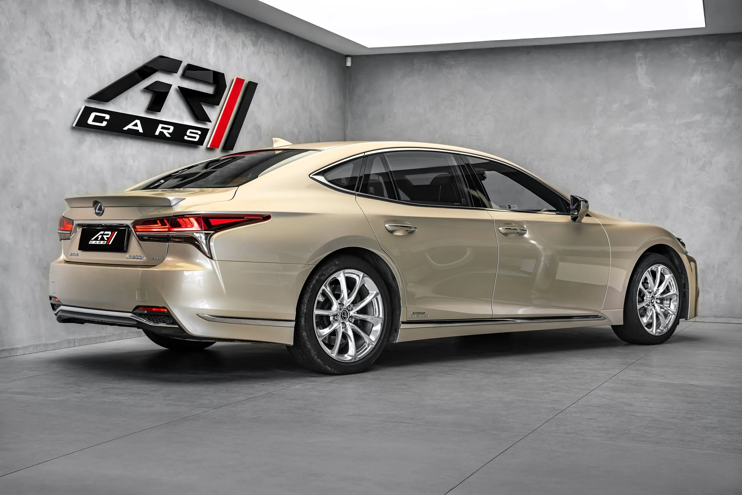 2017 Lexus LS 500h, 5/28