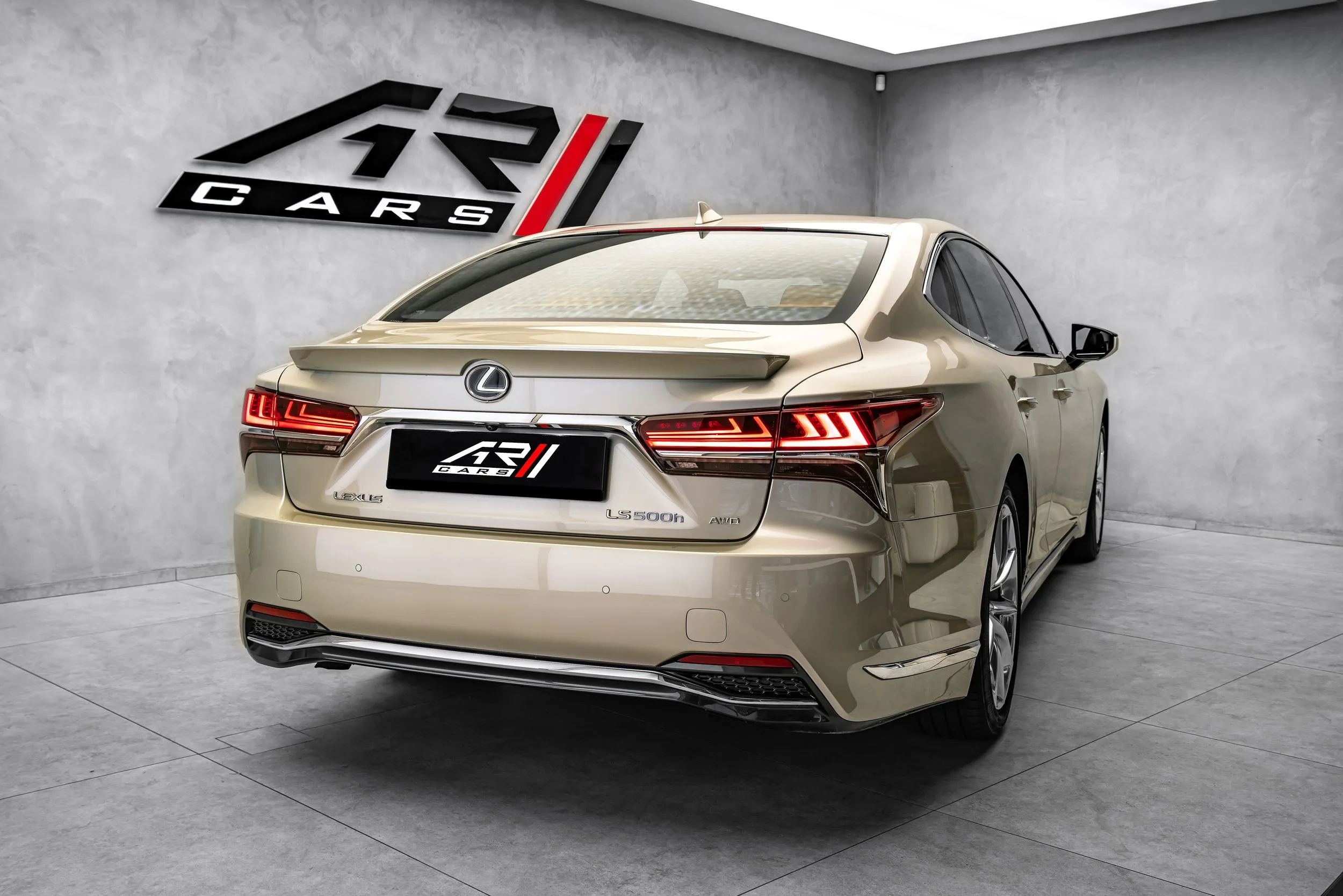 2017 Lexus LS 500h, 6/28