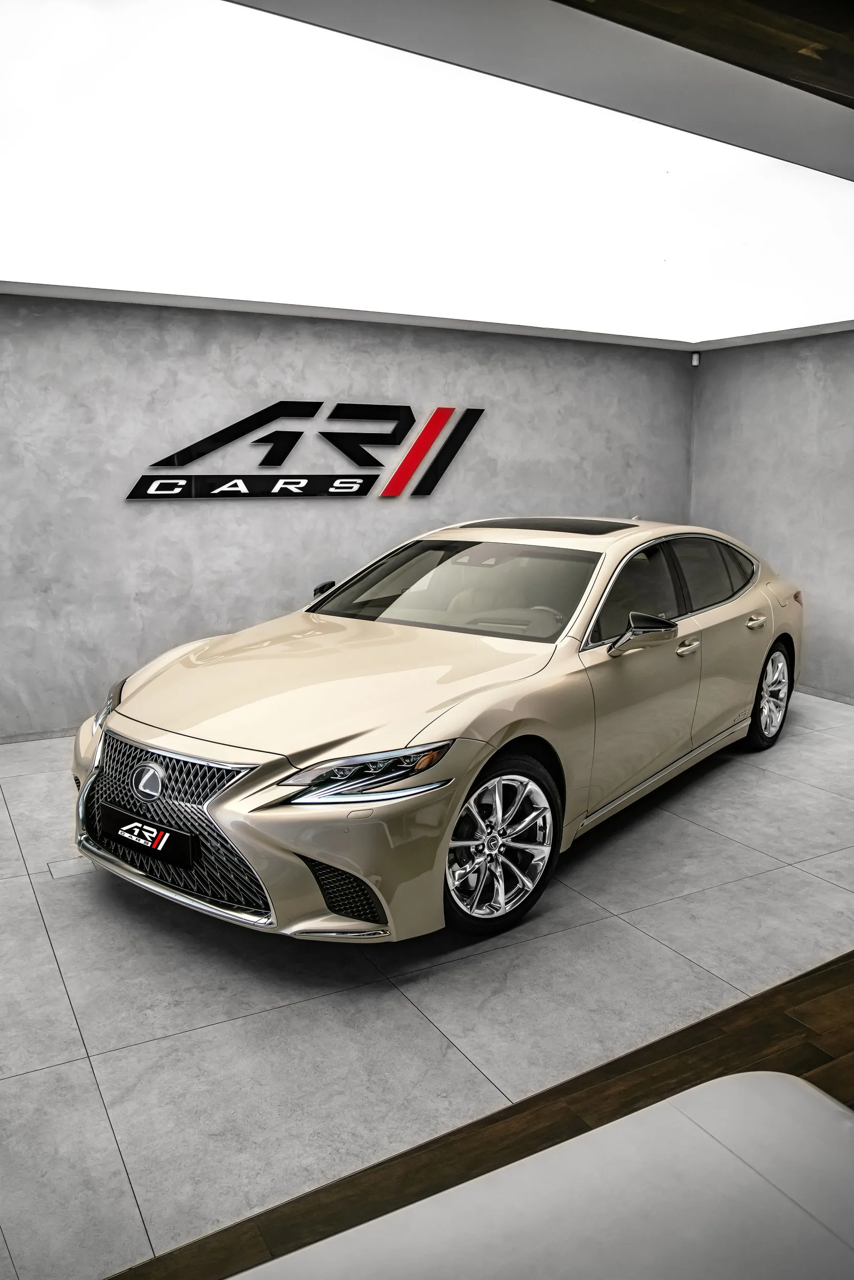 2017 Lexus LS 500h, 8/28