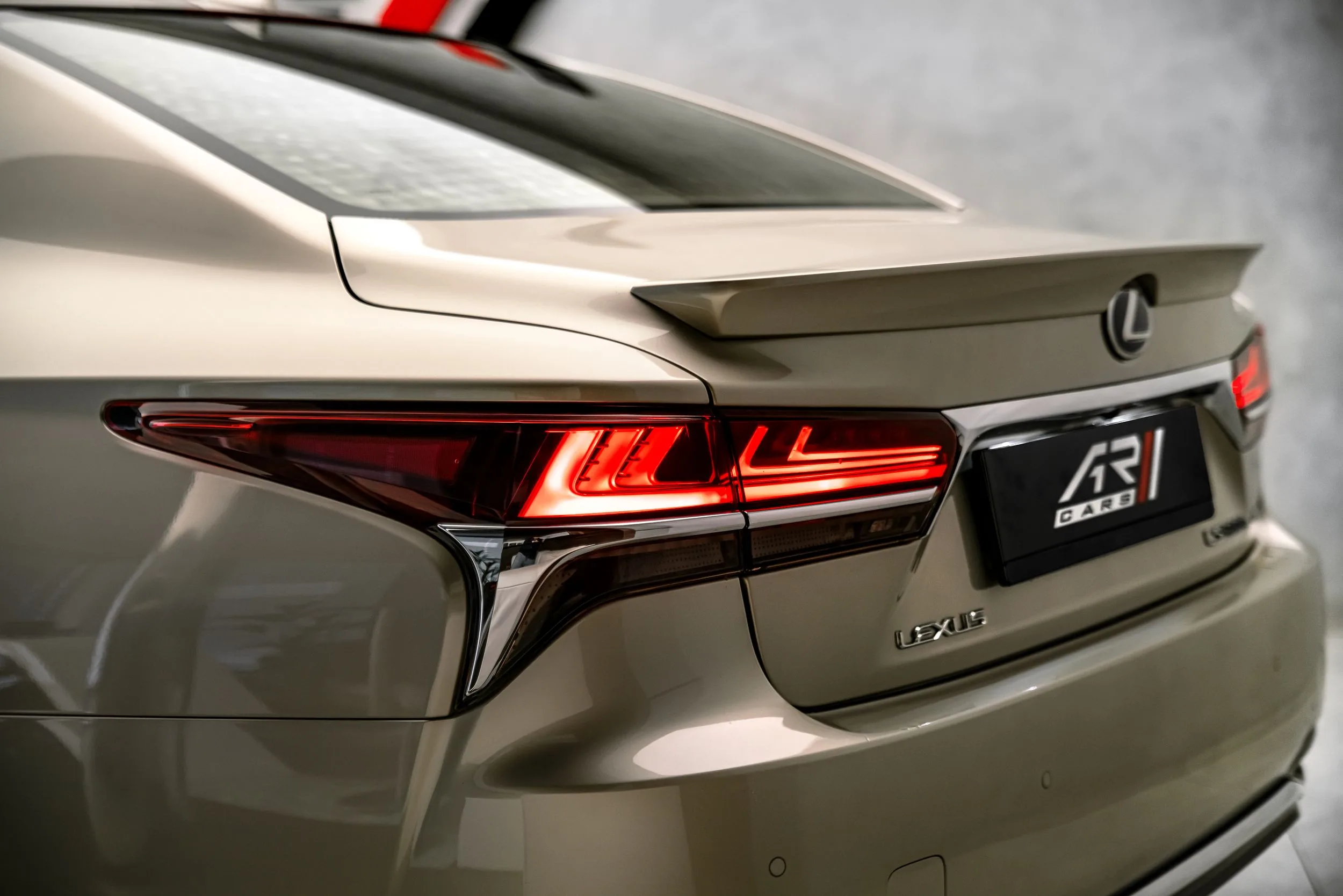2017 Lexus LS 500h, 10/28