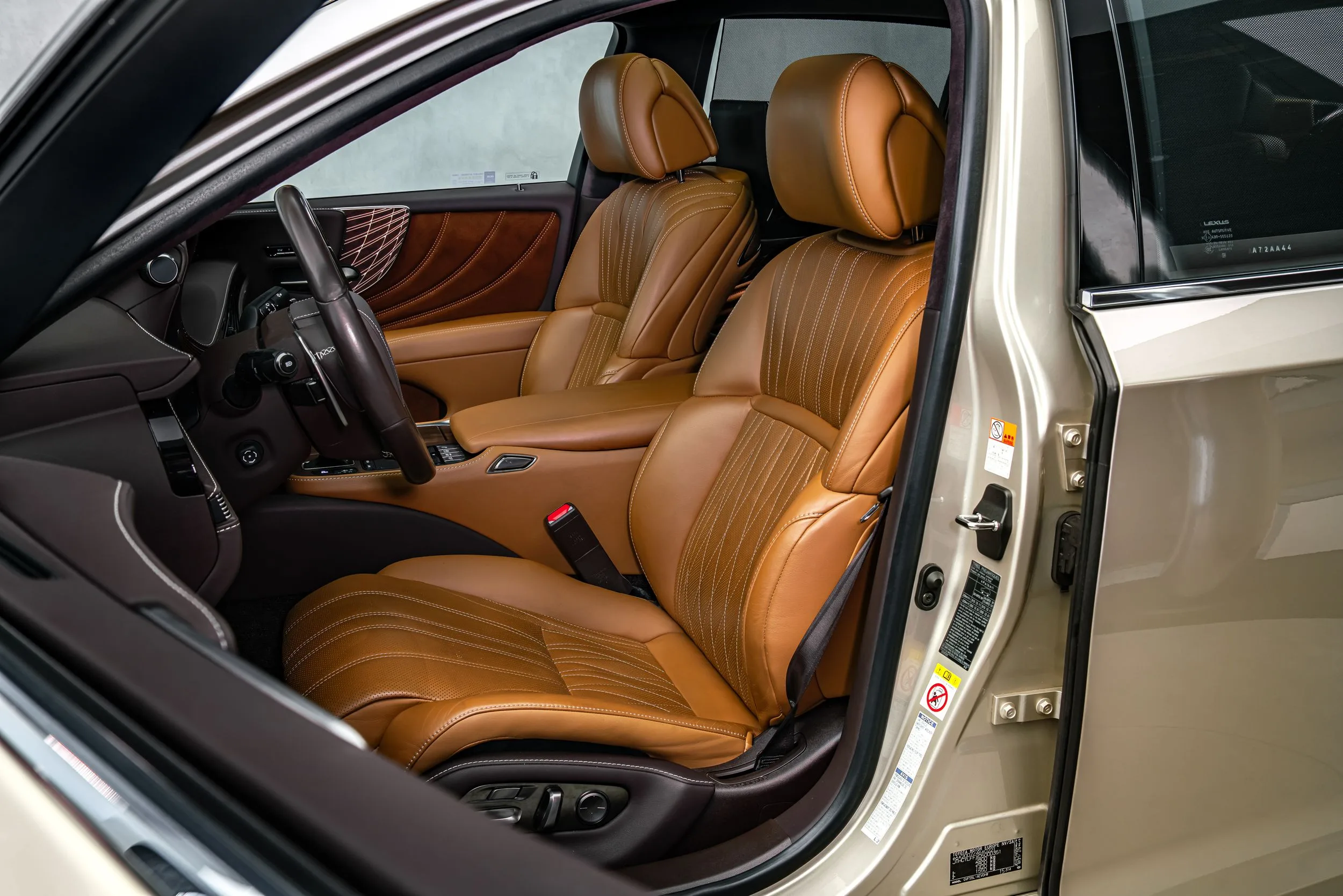2017 Lexus LS 500h, 13/28