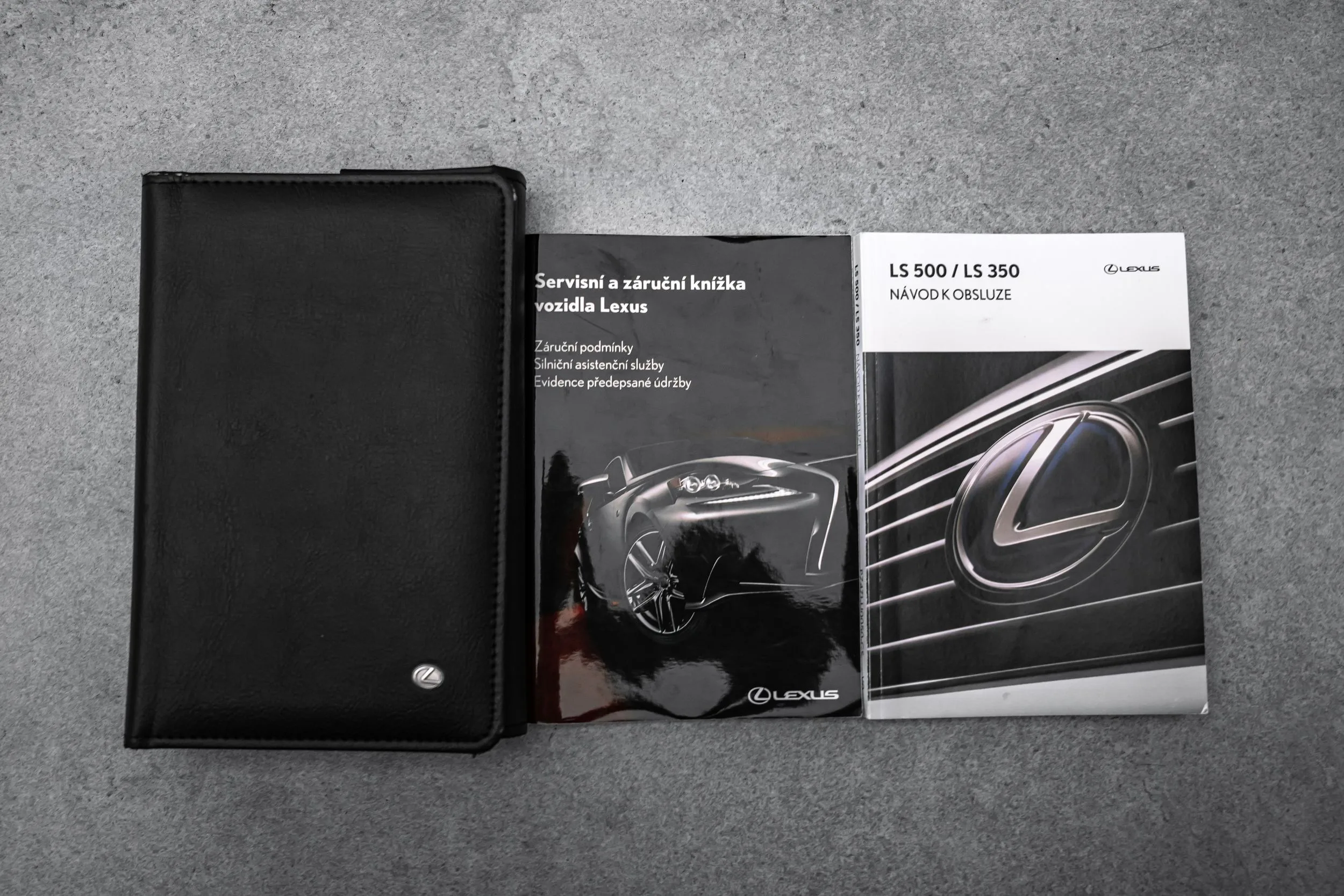 2017 Lexus LS 500h, 25/28
