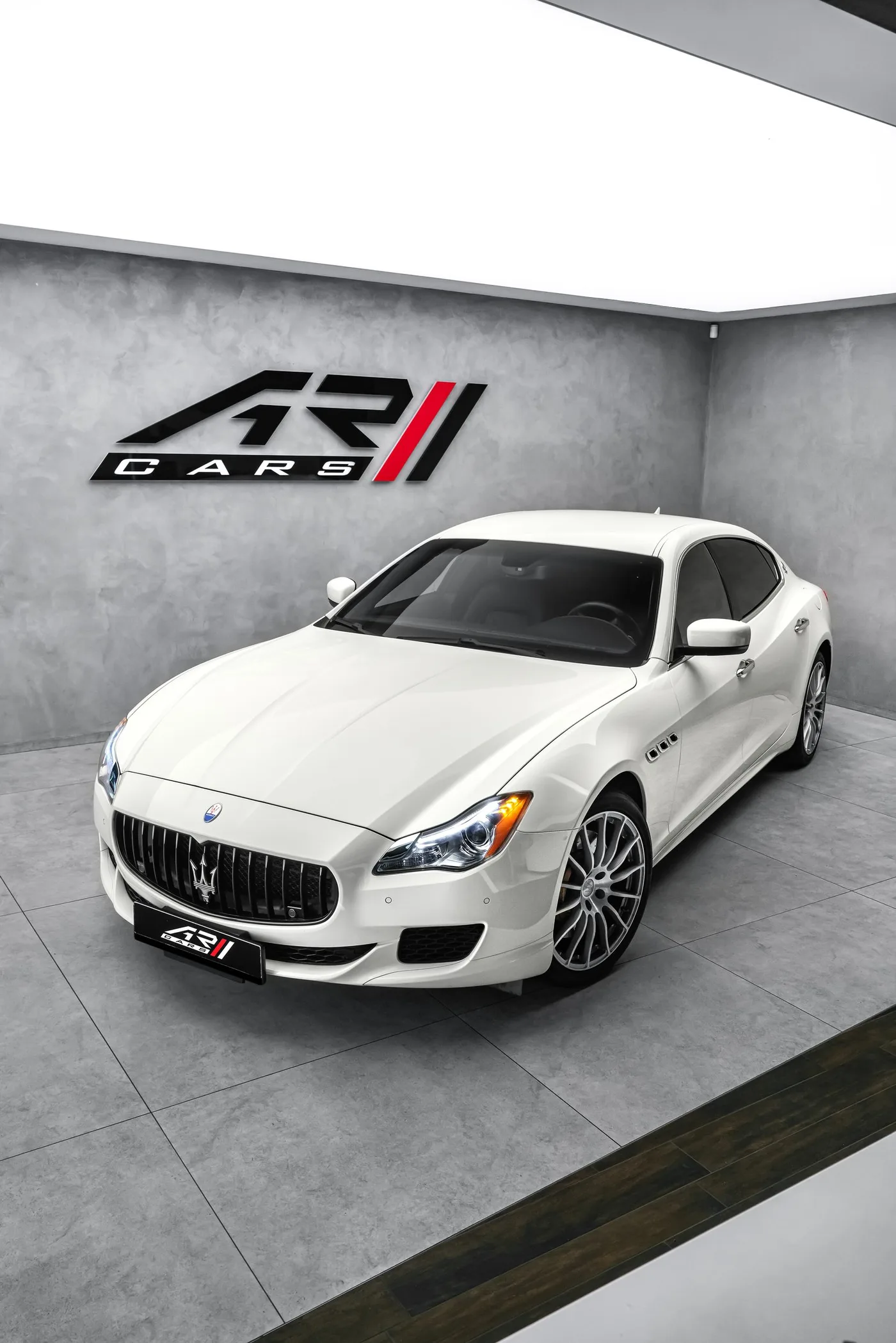 2017 Maserati Quattroporte GTS angeboten von einem Fachhändler in Ostrava, Tschechien, Foto 8 von 15