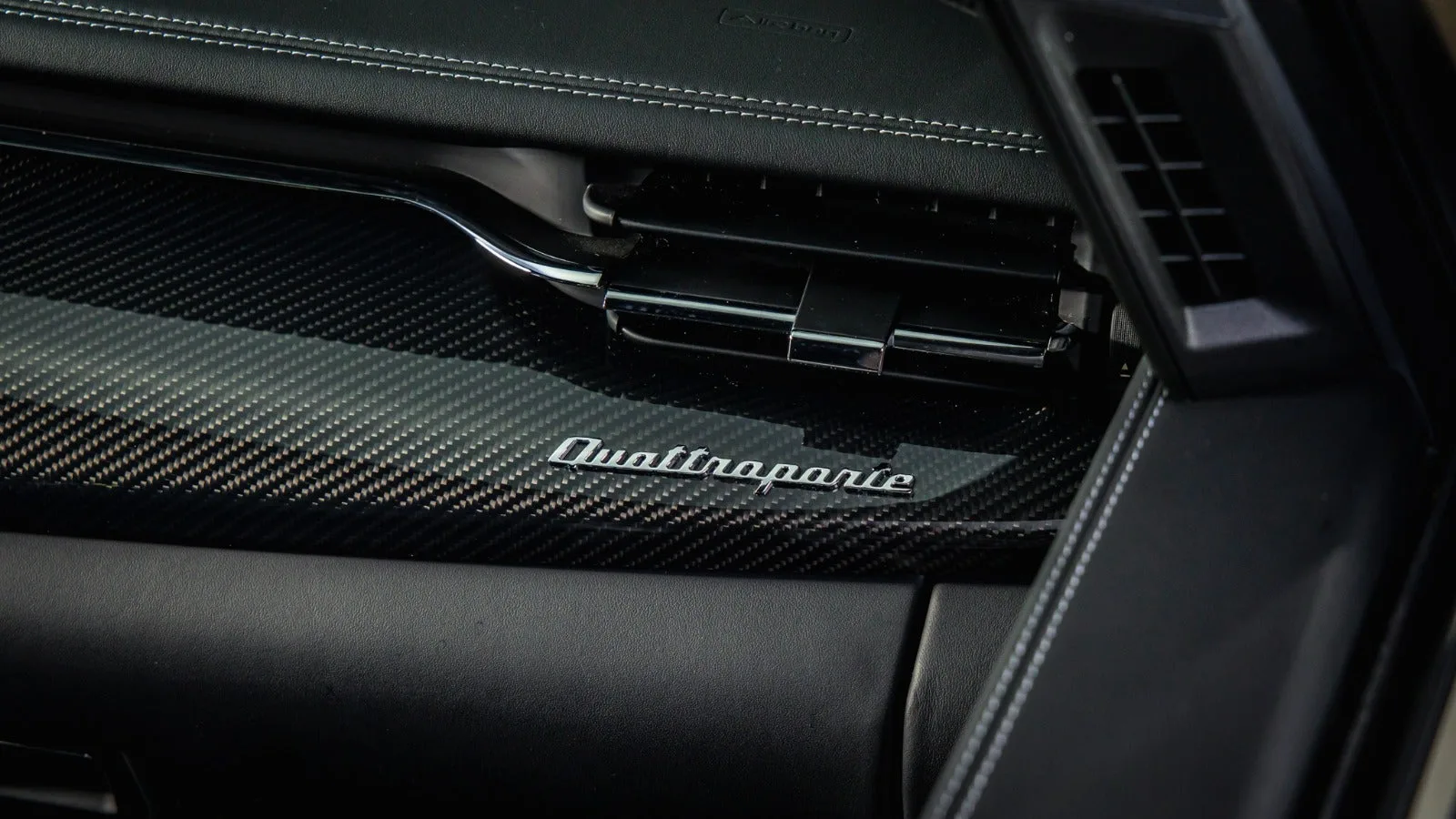 2017 Maserati Quattroporte GTS GranSport, 18/24
