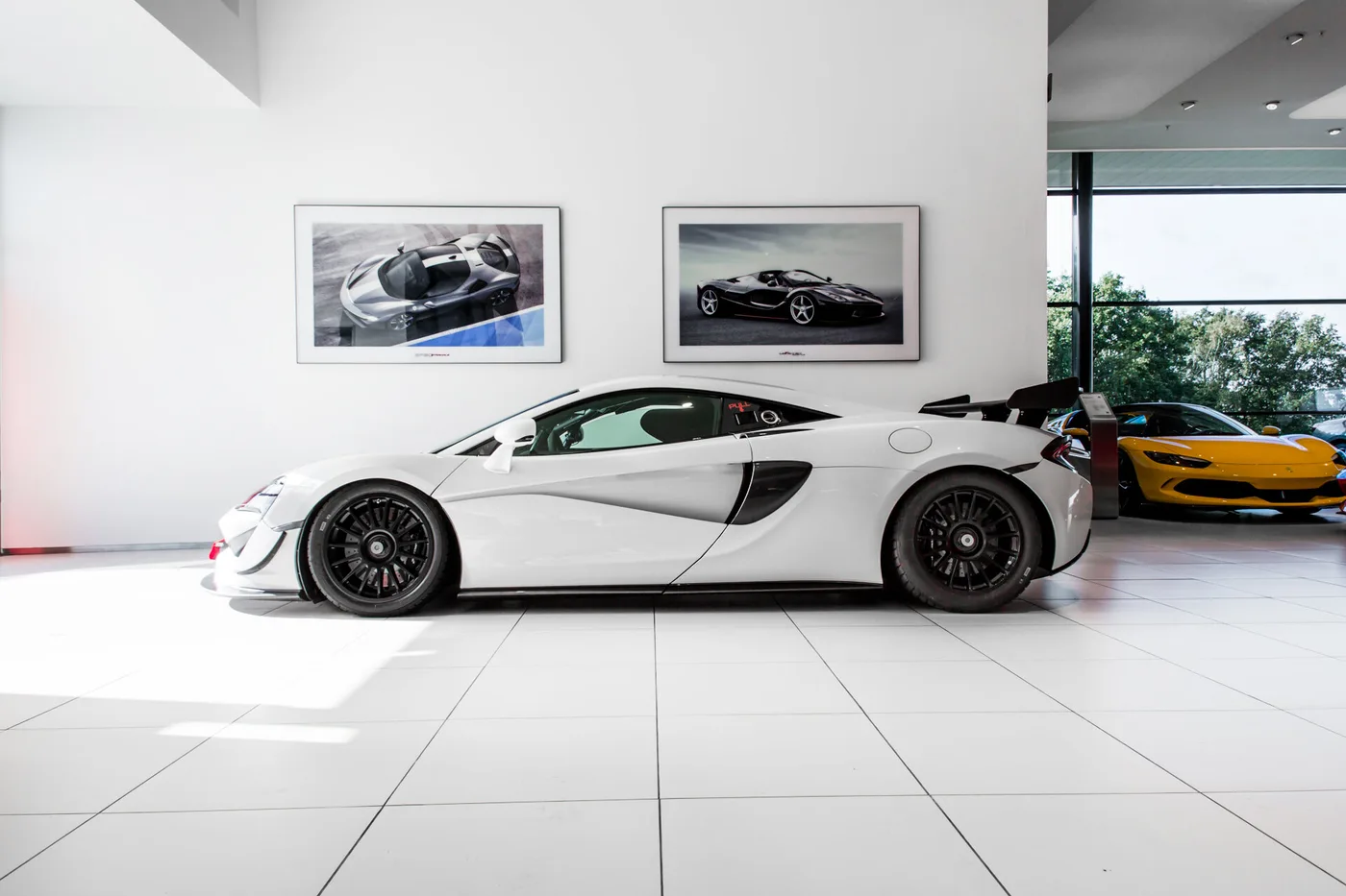 2017 McLaren 570S GT4 angeboten von einem Fachhändler in Hengelo, Niederlande, Foto 2 von 15