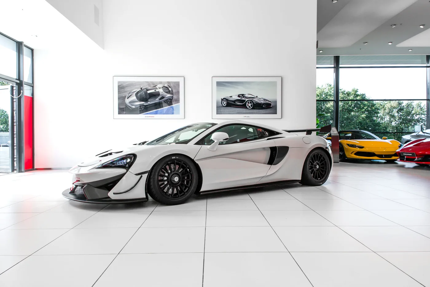 2017 McLaren 570S GT4 angeboten von einem Fachhändler in Hengelo, Niederlande, Foto 3 von 15