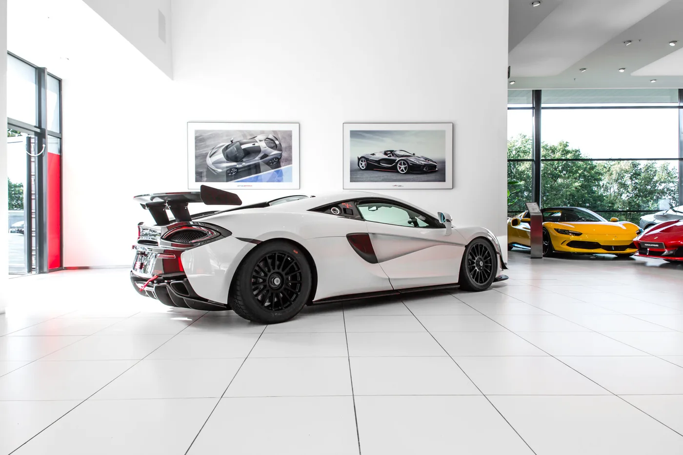 2017 McLaren 570S GT4 angeboten von einem Fachhändler in Hengelo, Niederlande, Foto 4 von 15