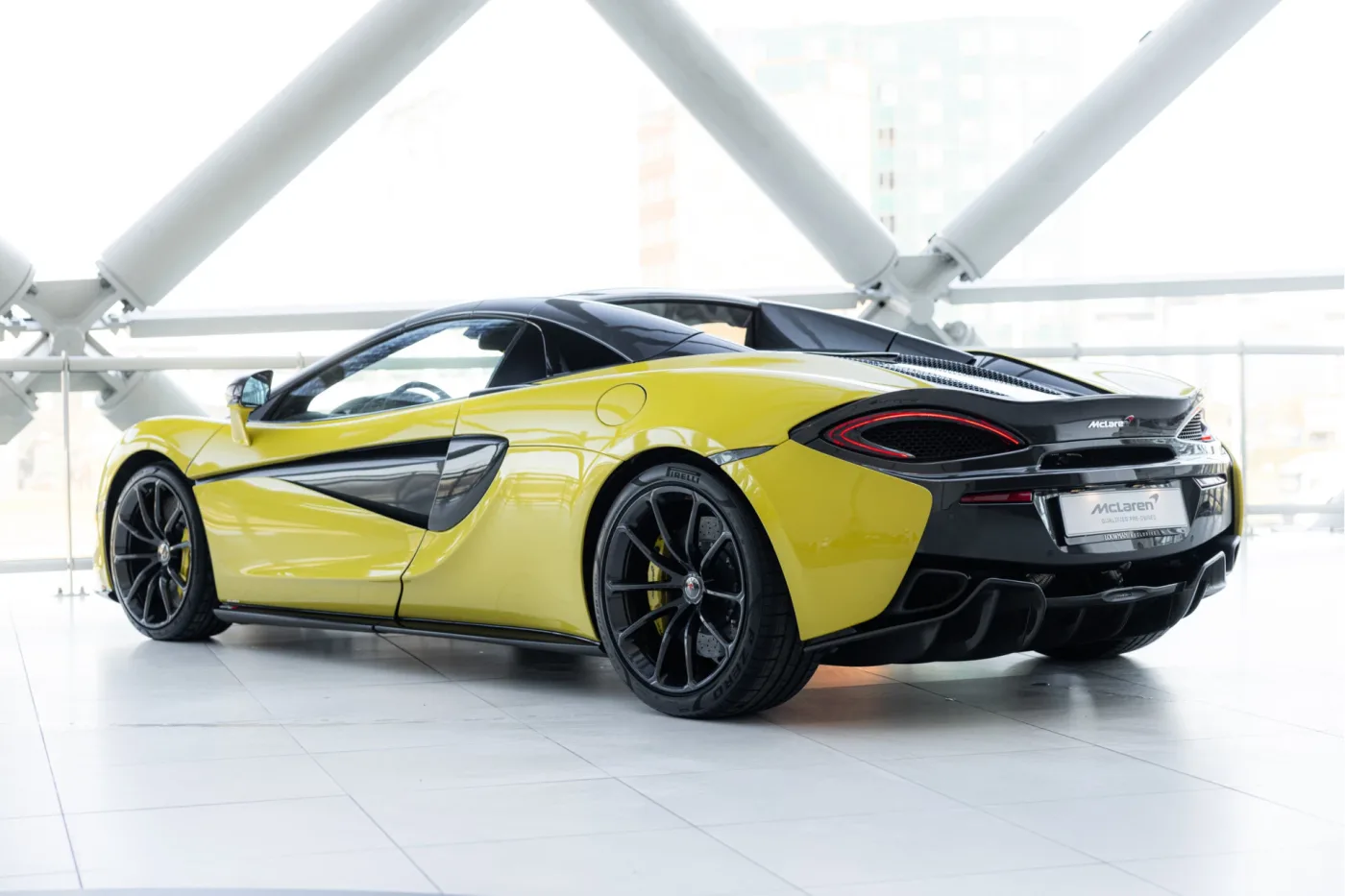 2017 McLaren 570S Spider proposée par un concessionnaire agréé McLaren et Morgan à Utrecht, Pays-Bas, photo 4 sur 25