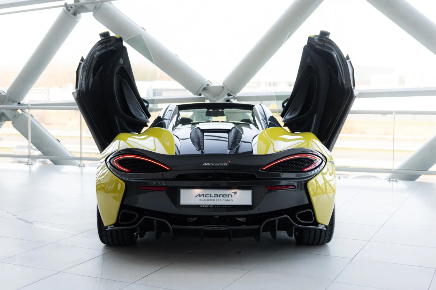 2017 McLaren 570S Spider proposée par un concessionnaire agréé McLaren et Morgan à Utrecht, Pays-Bas, photo 5 sur 25