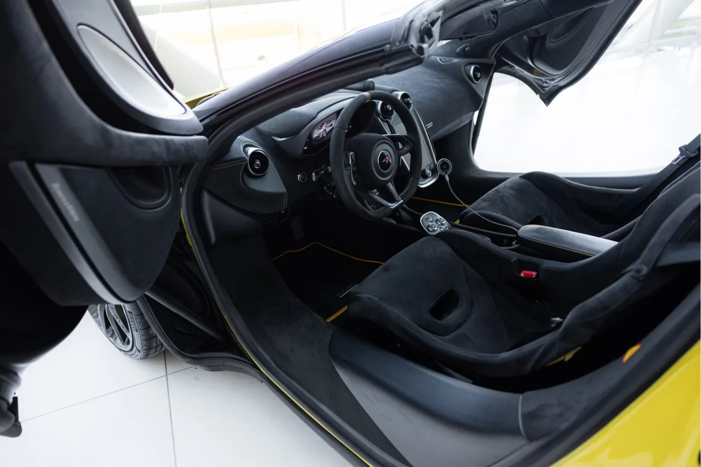 2017 McLaren 570S Spider proposée par un concessionnaire agréé McLaren et Morgan à Utrecht, Pays-Bas, photo 8 sur 25