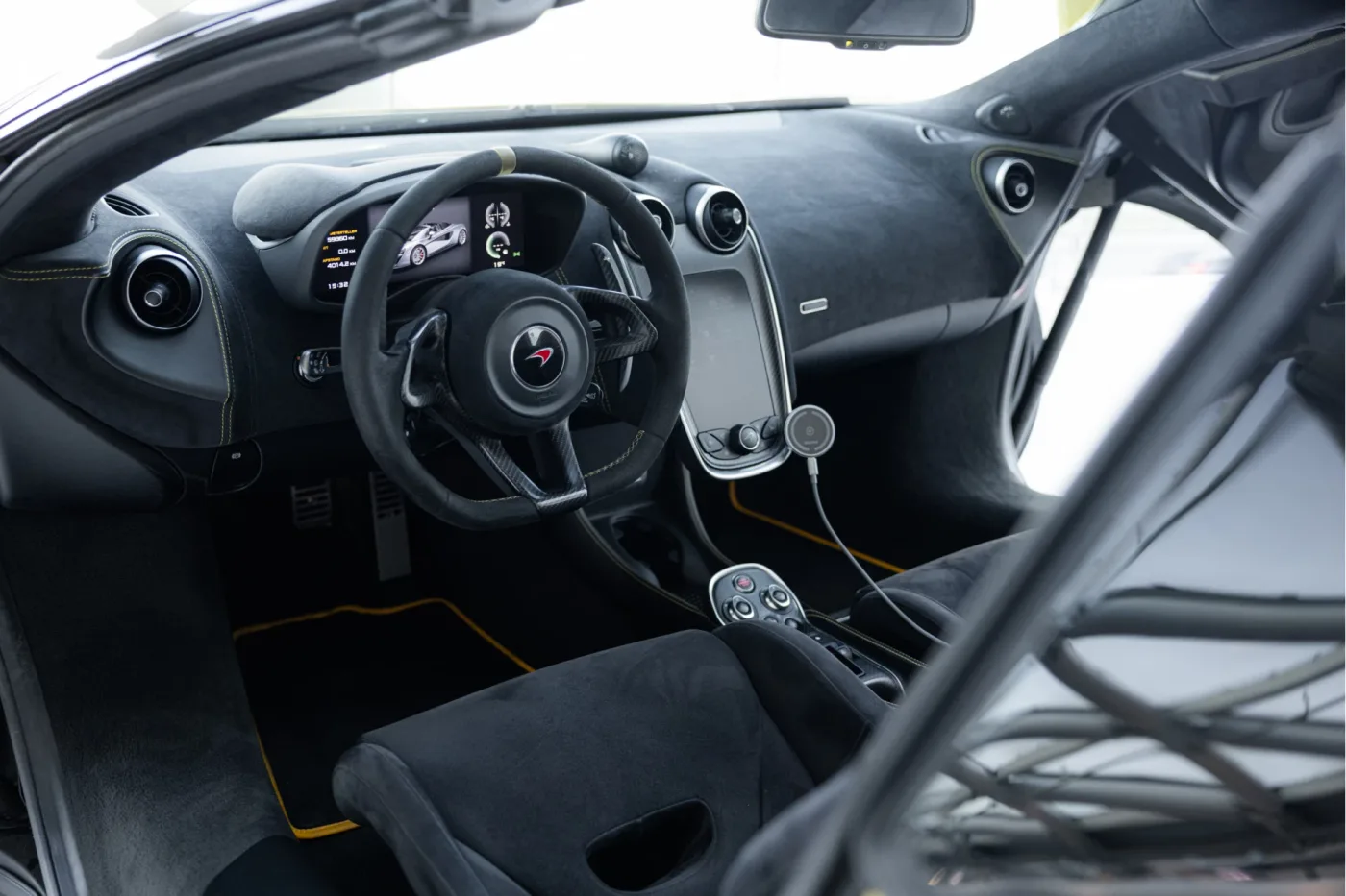 2017 McLaren 570S Spider proposée par un concessionnaire agréé McLaren et Morgan à Utrecht, Pays-Bas, photo 16 sur 25