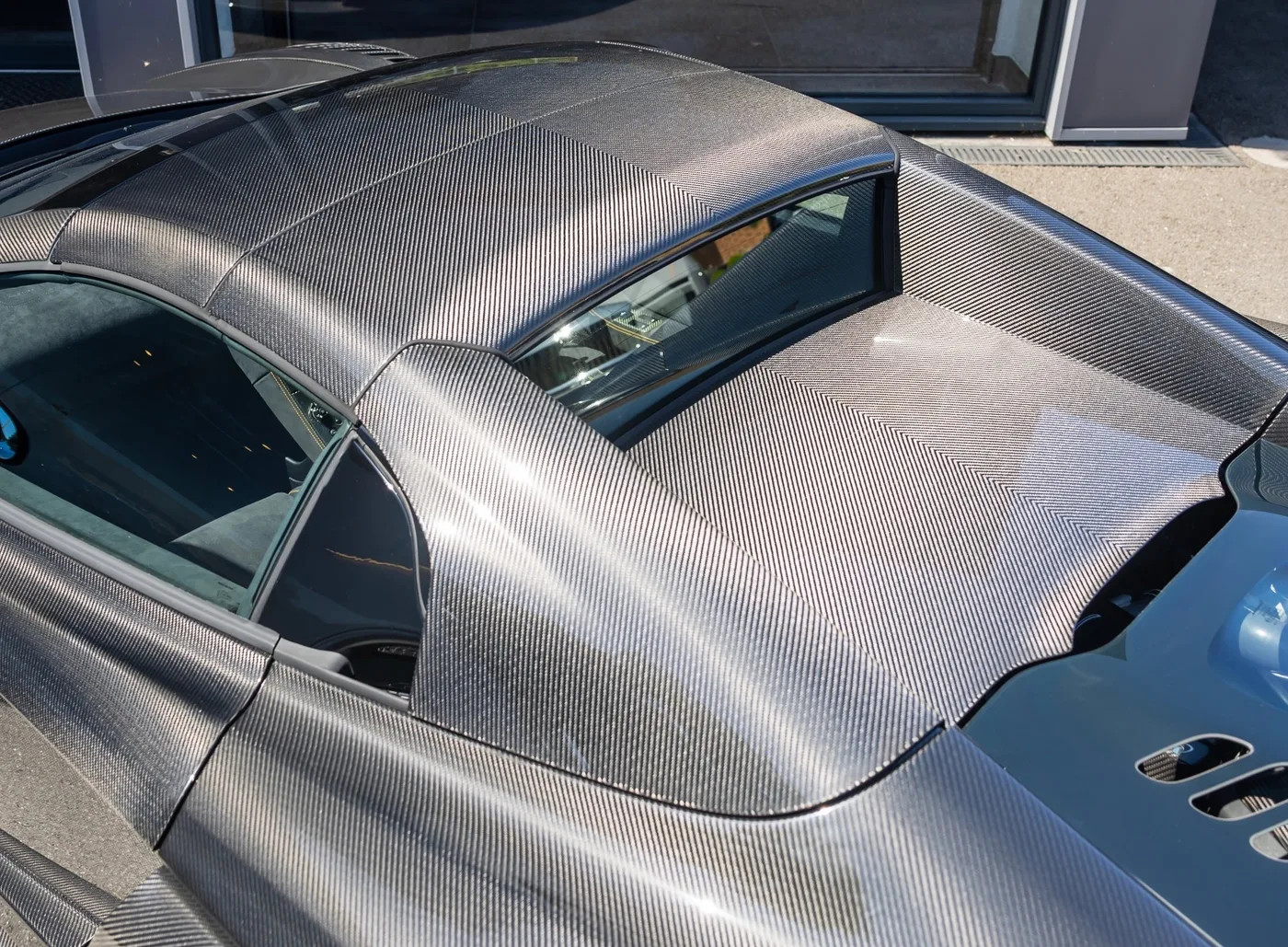 2017 McLaren 675LT Spider proposée par un concessionnaire spécialisé à Banstead, Royaume-Uni, photo 4 sur 25