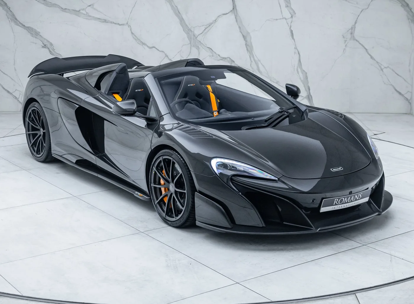 2017 McLaren 675LT Spider proposée par un concessionnaire spécialisé à Banstead, Royaume-Uni, photo 8 sur 25