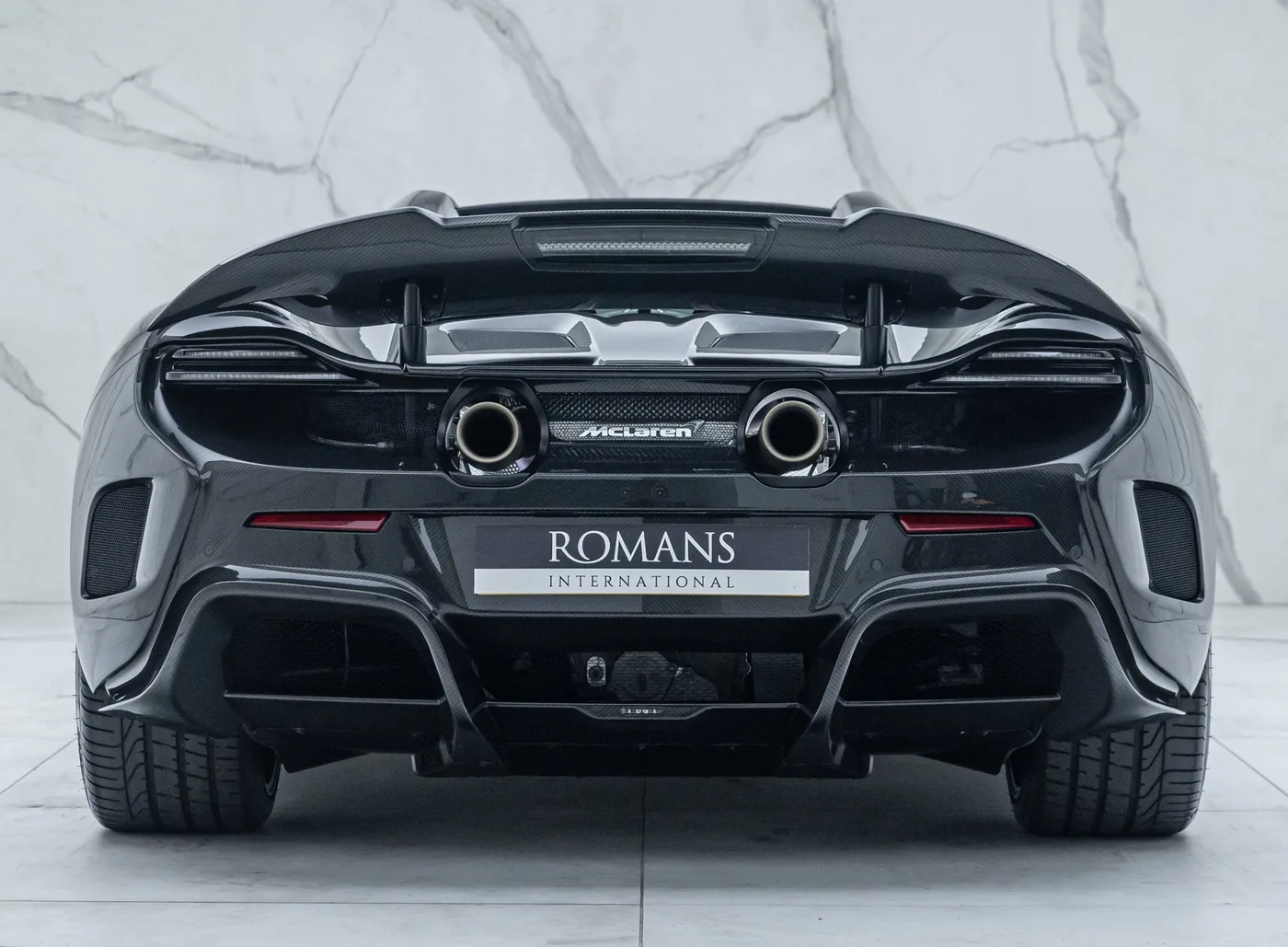 2017 McLaren 675LT Spider proposée par un concessionnaire spécialisé à Banstead, Royaume-Uni, photo 11 sur 25