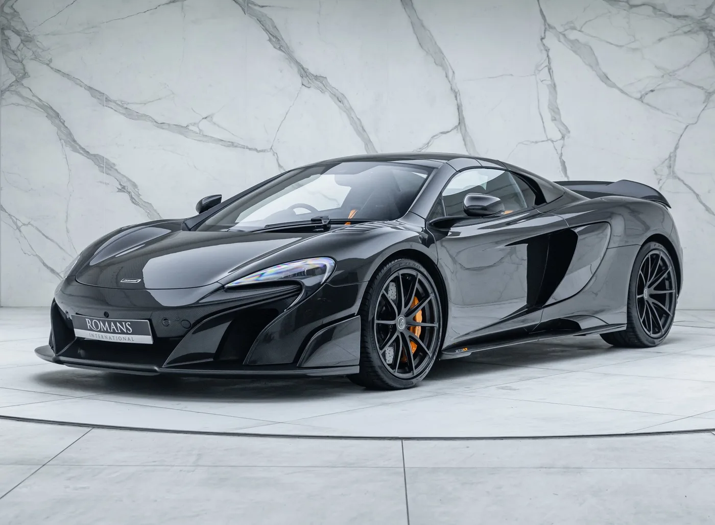 2017 McLaren 675LT Spider proposée par un concessionnaire spécialisé à Banstead, Royaume-Uni, photo 14 sur 25
